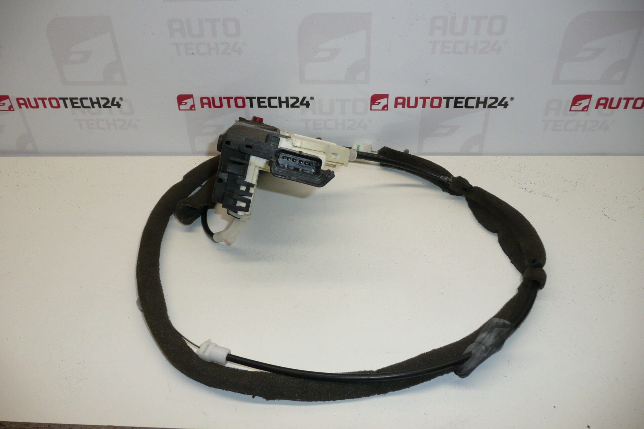 Ele. Fechadura de porta LZ Citroën Berlingo III PSA 828421