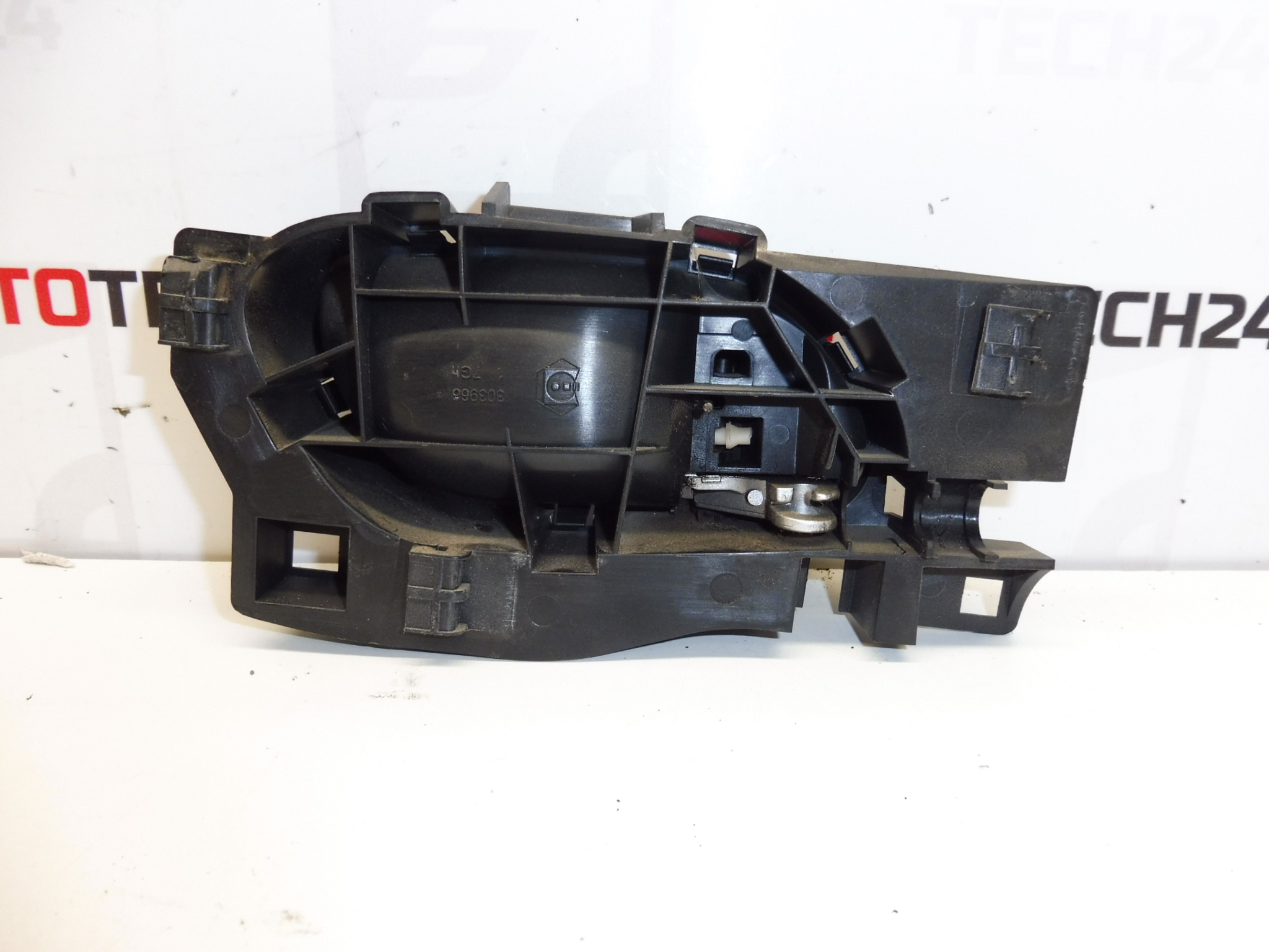 Puxador interno da porta esquerda Peugeot 207 96802456VV 9143L8