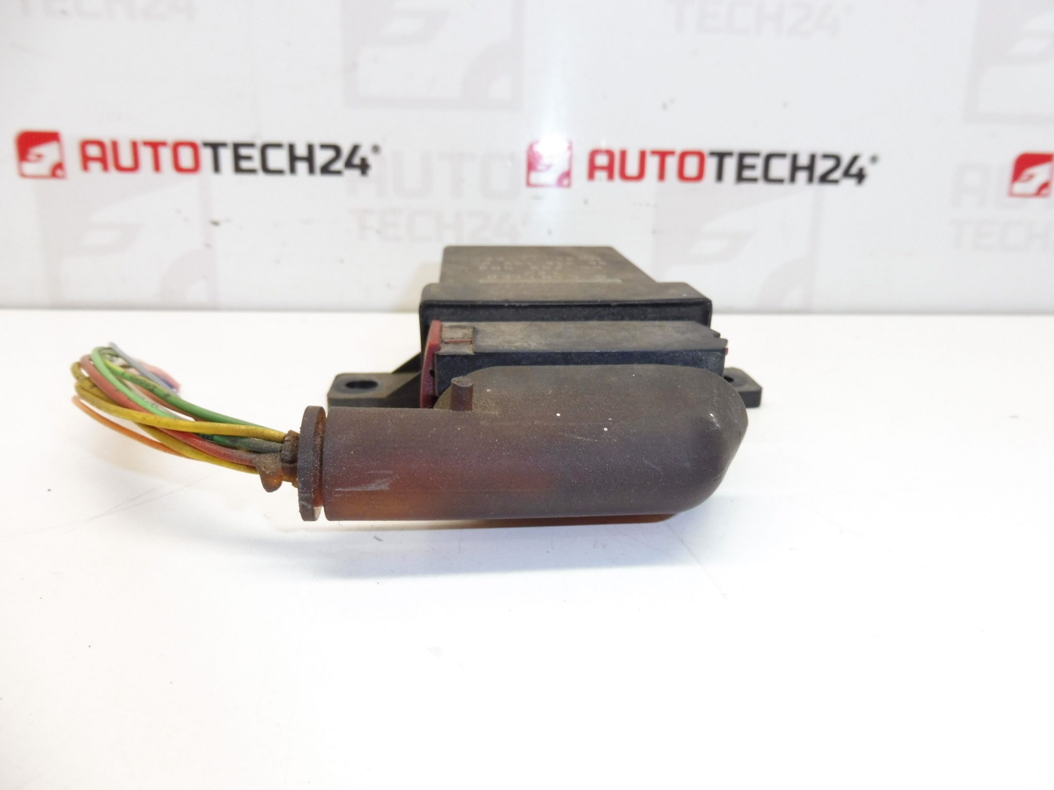 Relé do ventilador G. Cartier 9633610280 1338A1