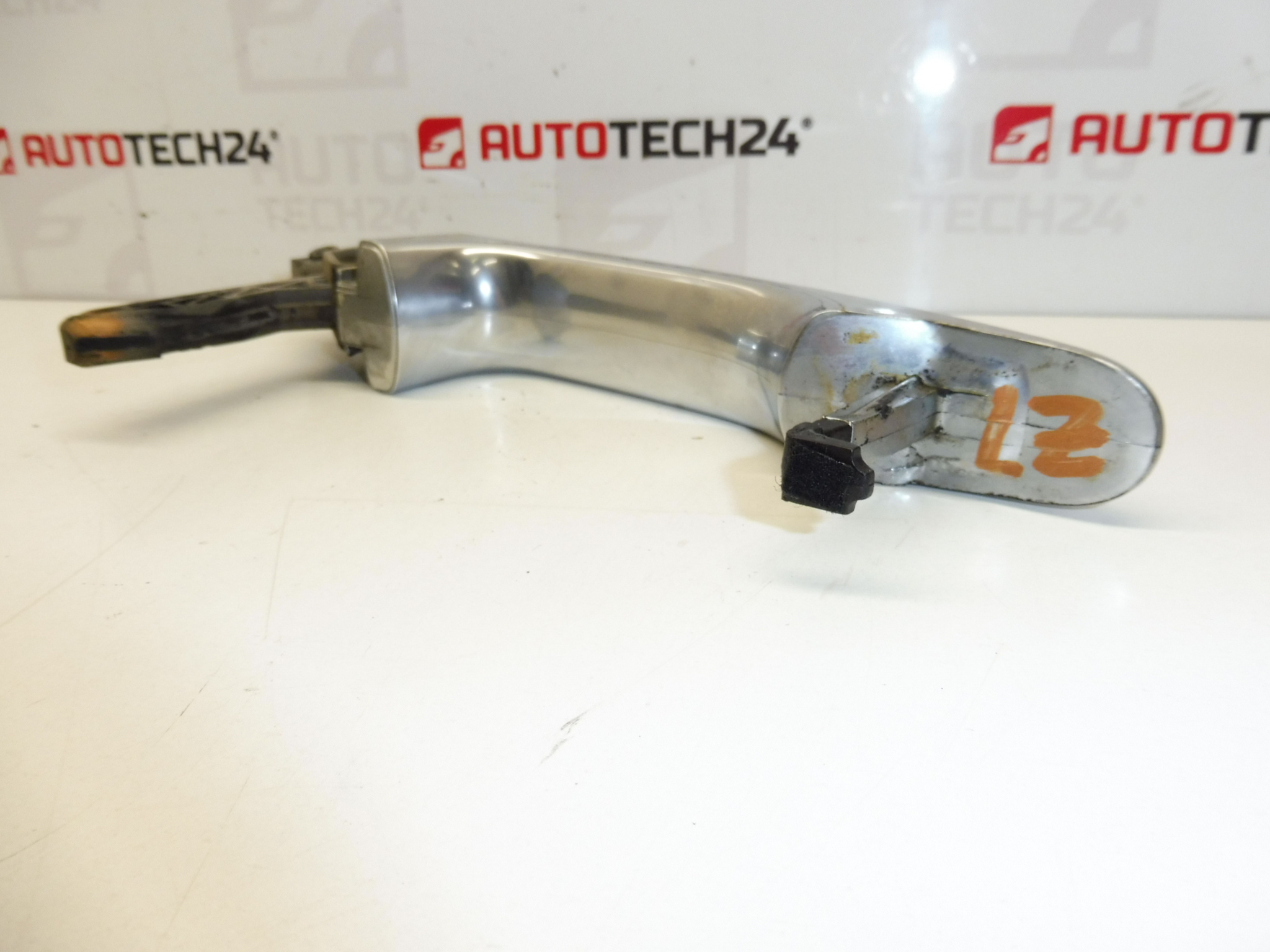 Puxador da porta traseira Citroën Peugeot cromado 9101EG