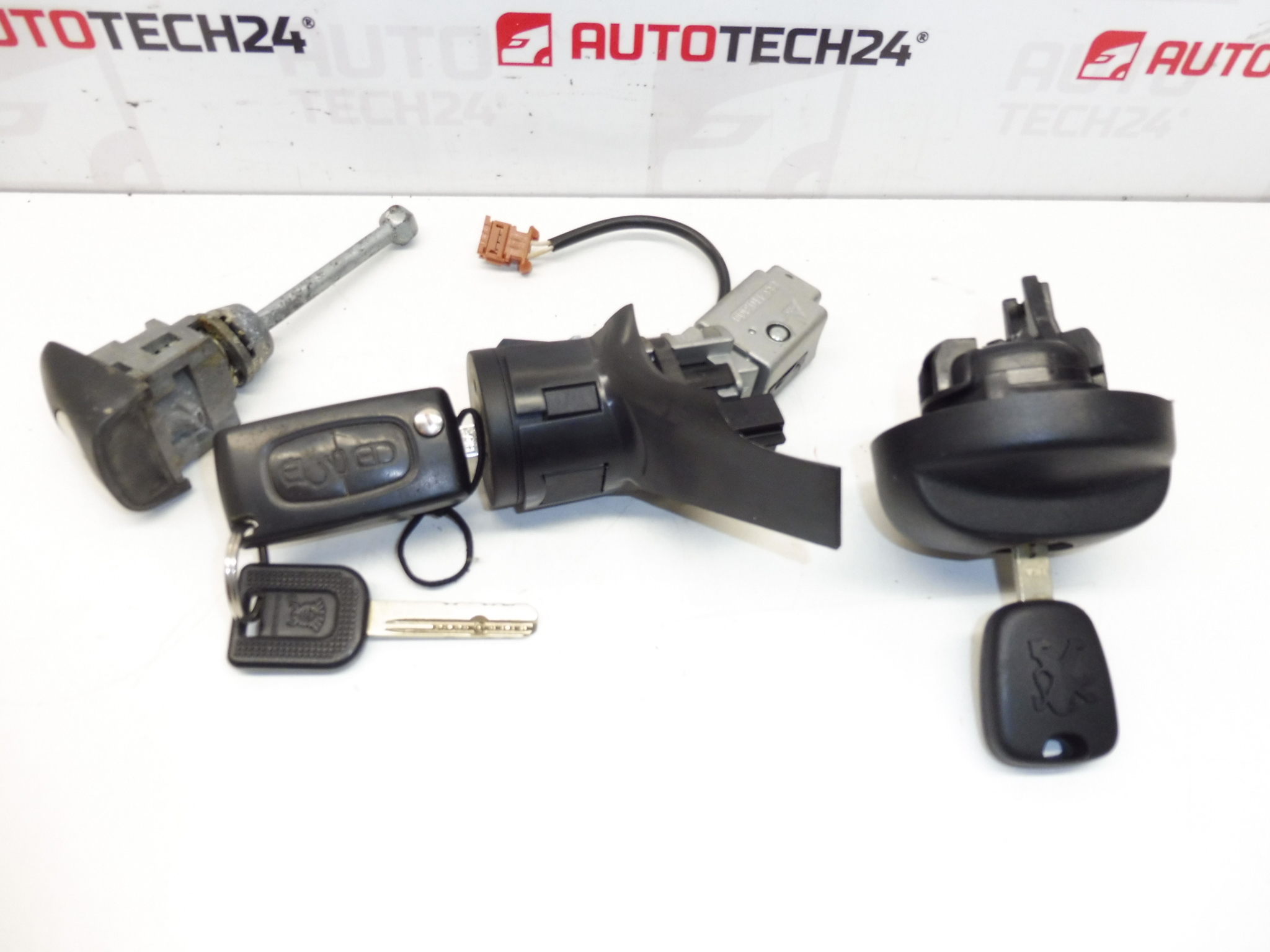 Conjunto de fechaduras mais duas chaves Peugeot 207 4162KF 4162NW