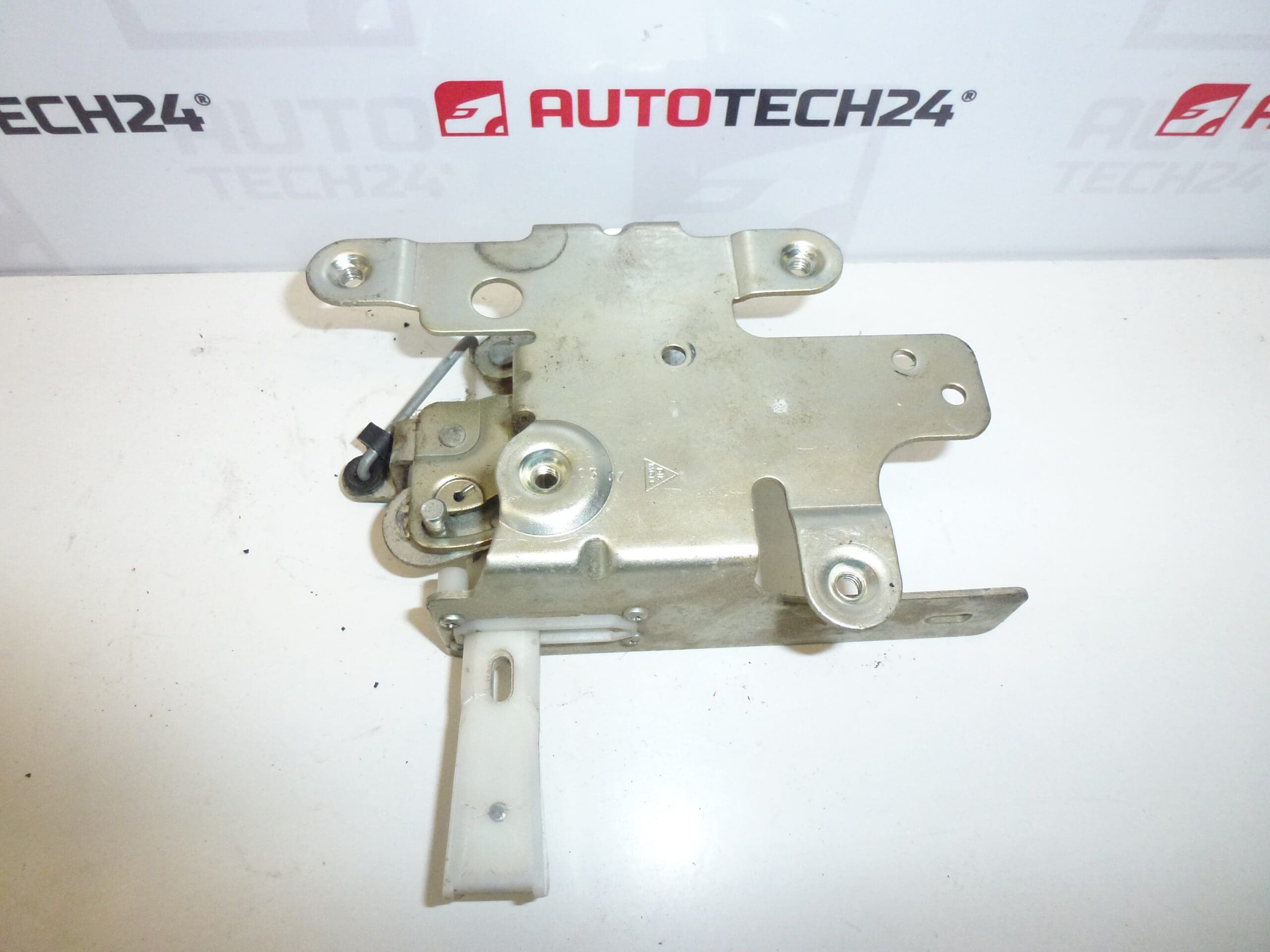 Trava da tampa Citroën Peugeot 871962