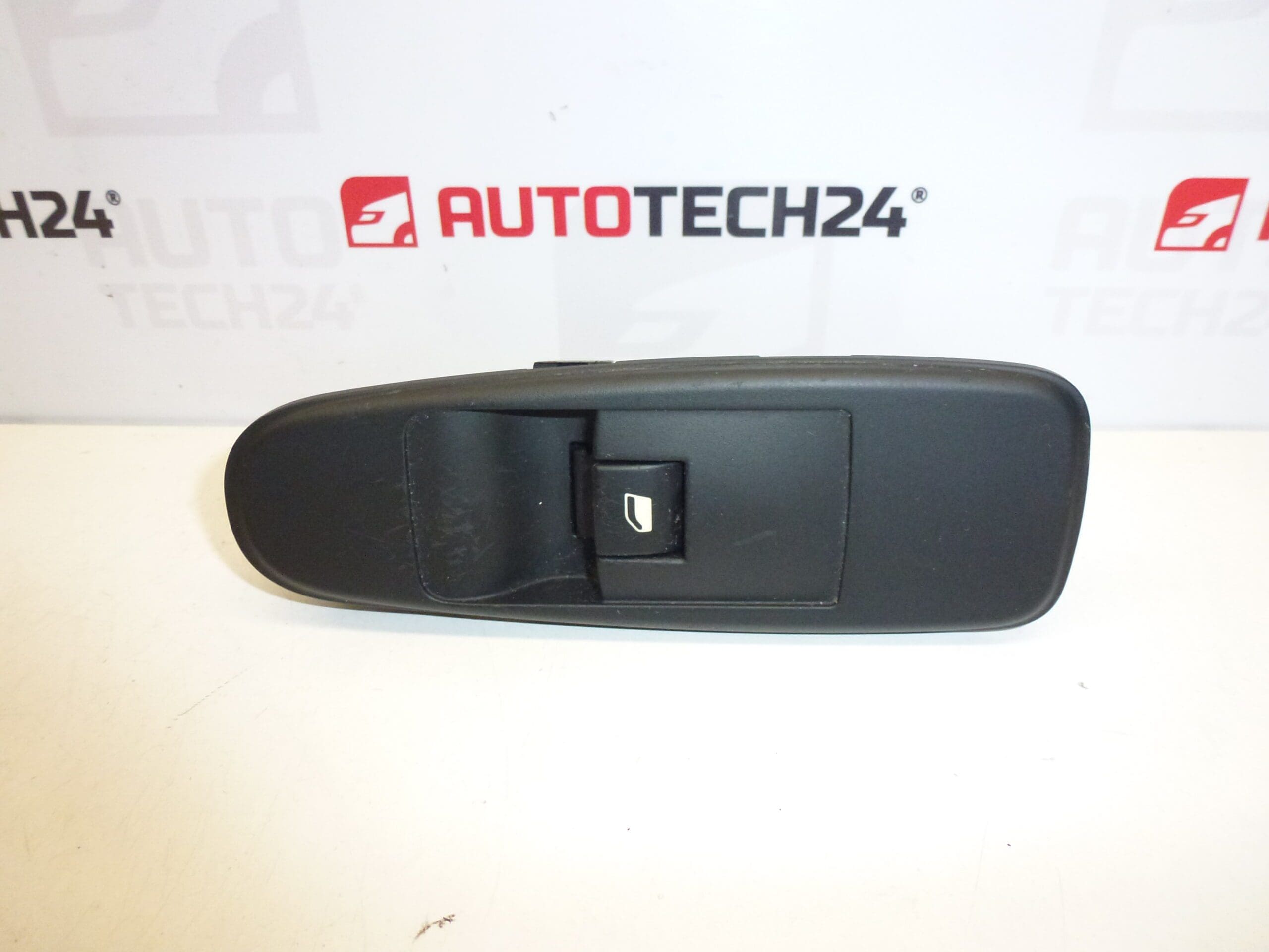 Controle de janela Citroën C4 Picasso 96639377ZD
