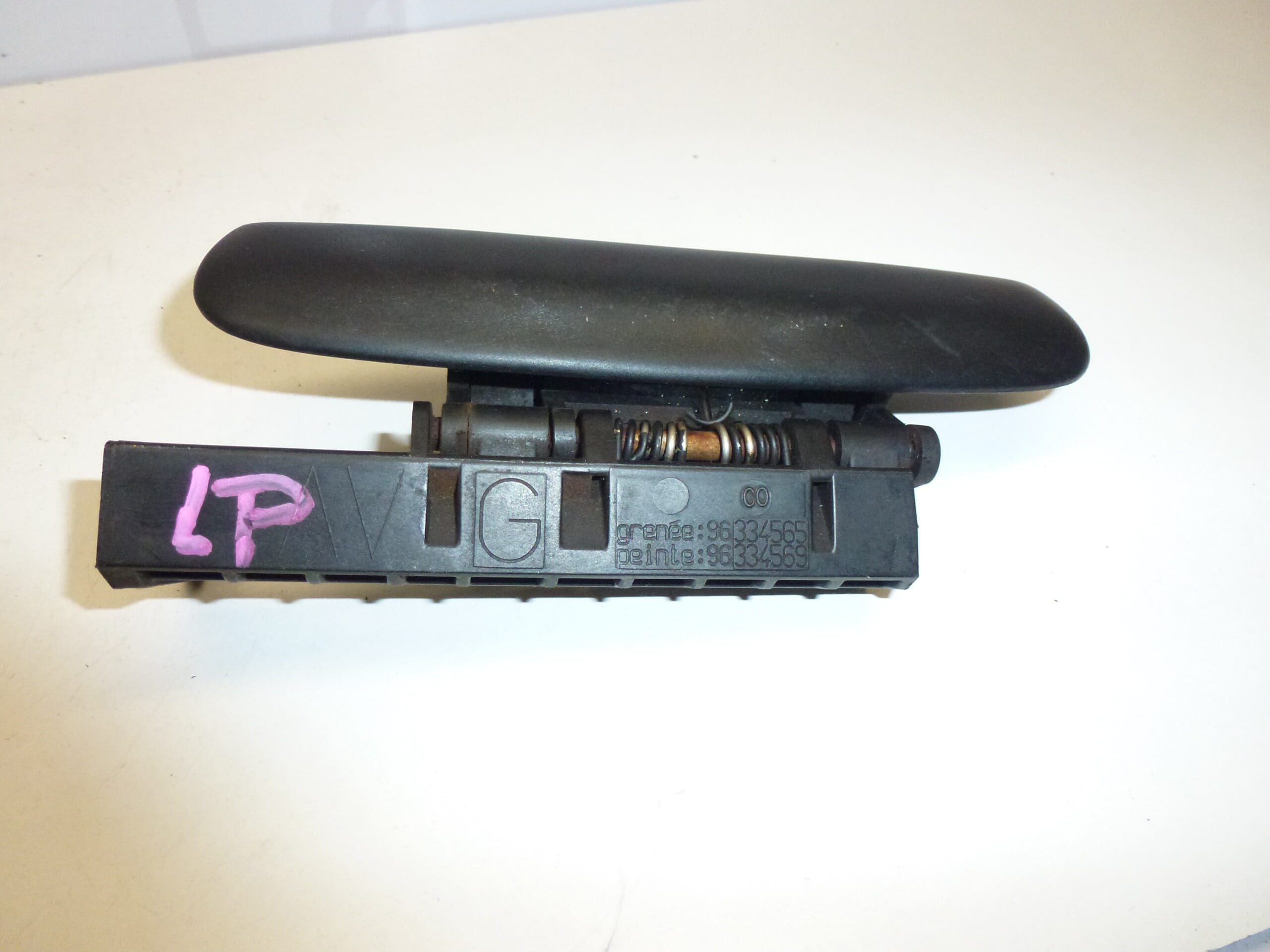 Citroën Xsara puxador da porta dianteira esquerda preto 96334565 9101L8