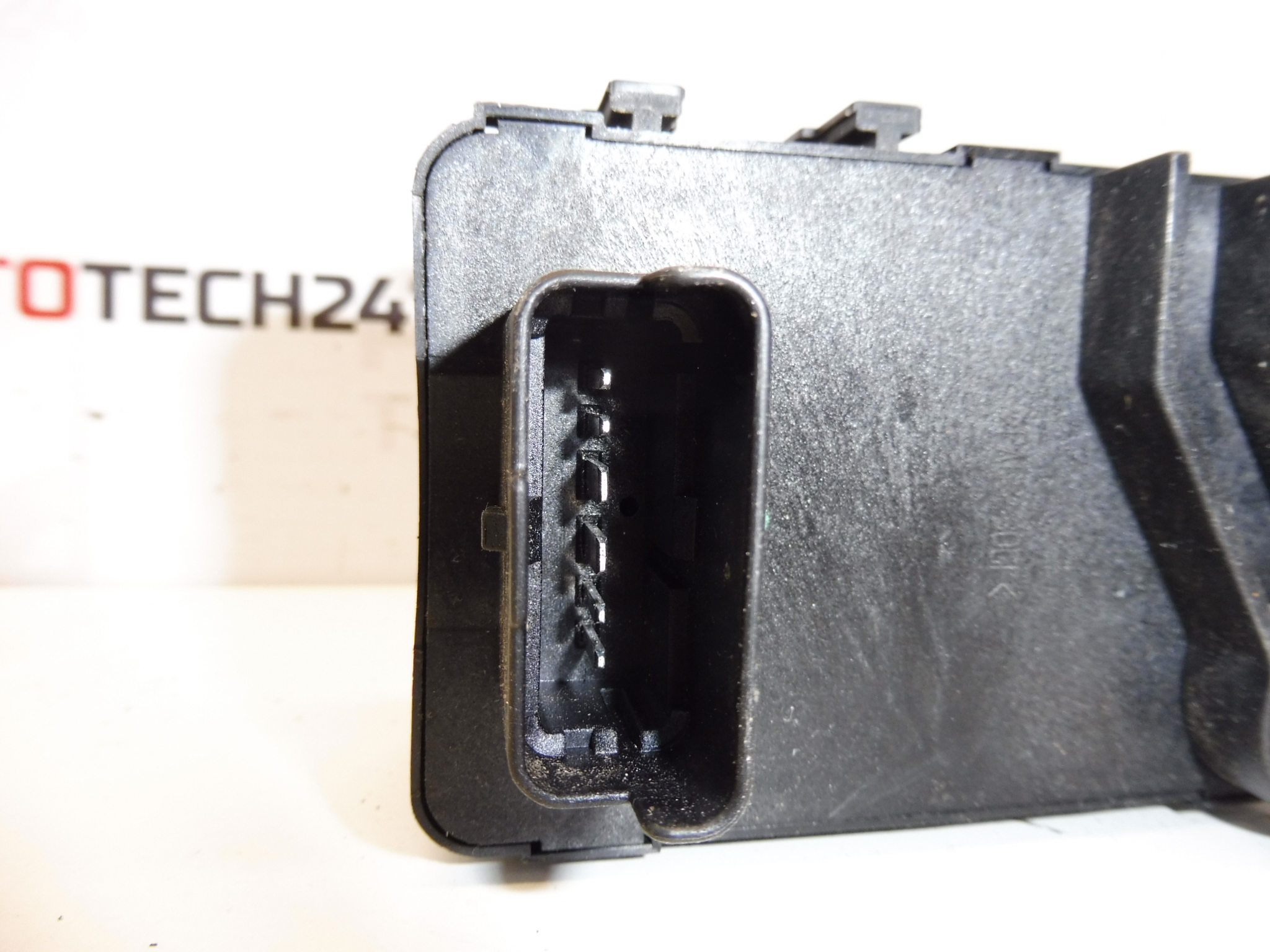 Relé de incandescência Valeo Citroën Peugeot 73507712 9628756080