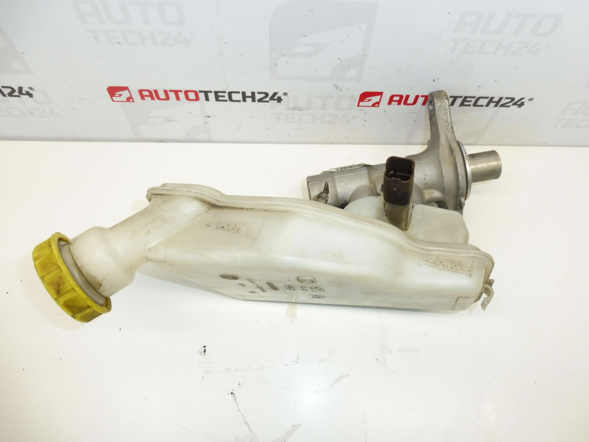 Cilindro mestre de freio com reservatório Citroën Peugeot 4601R7 463592