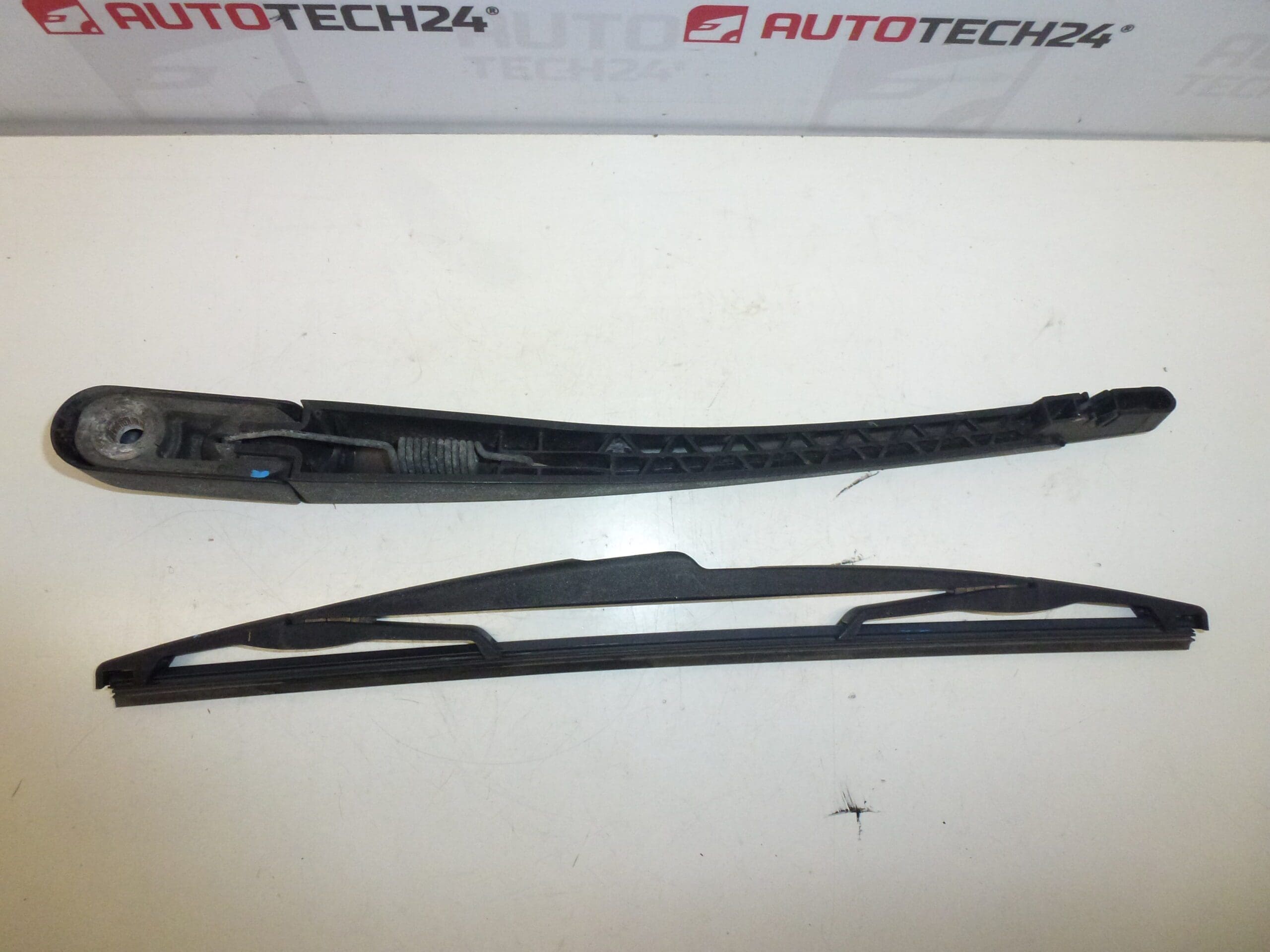 Braço do limpador traseiro Peugeot 206 6429R2