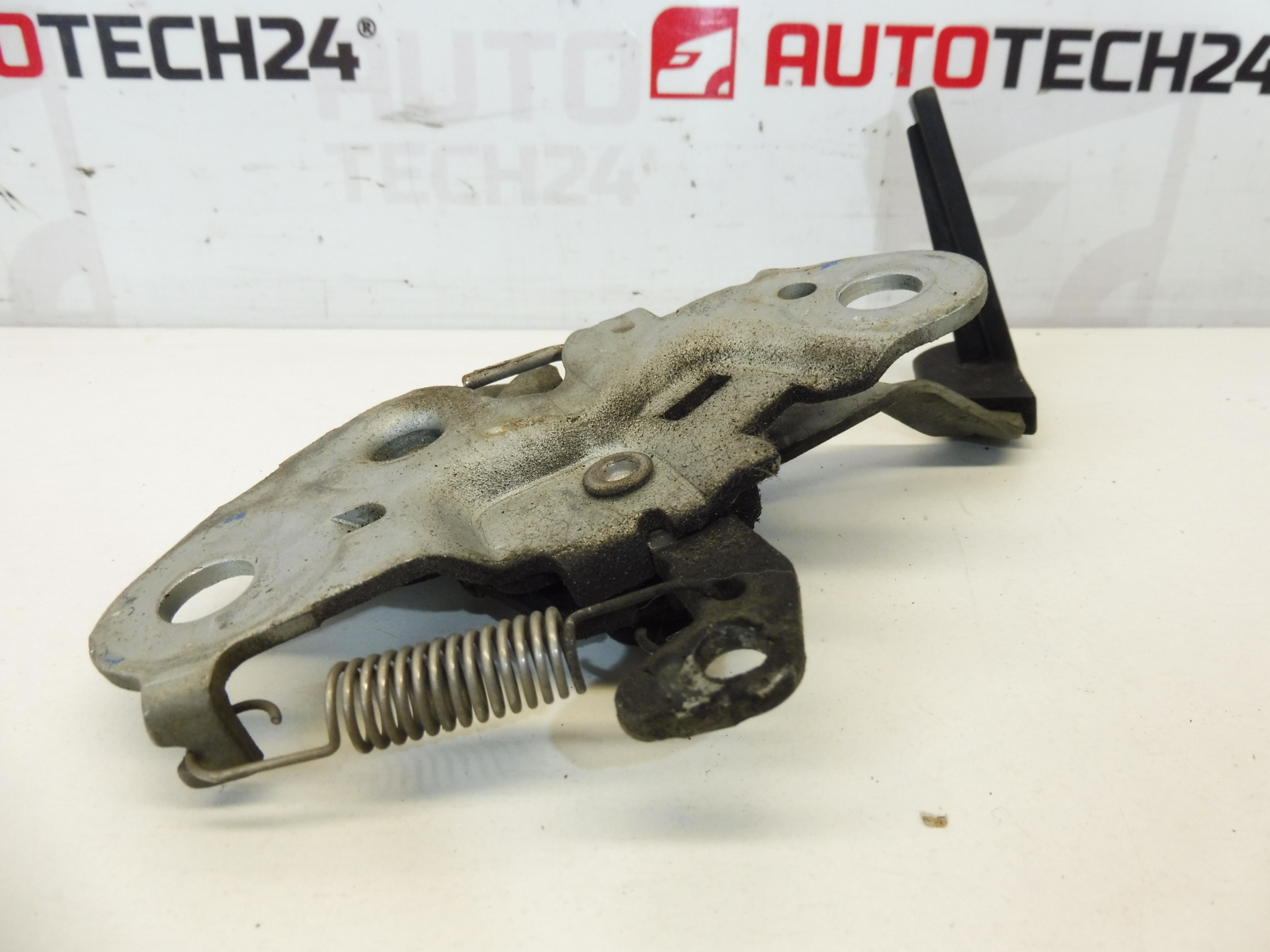 Fecho do capot Citroën C3 de 2005 793482