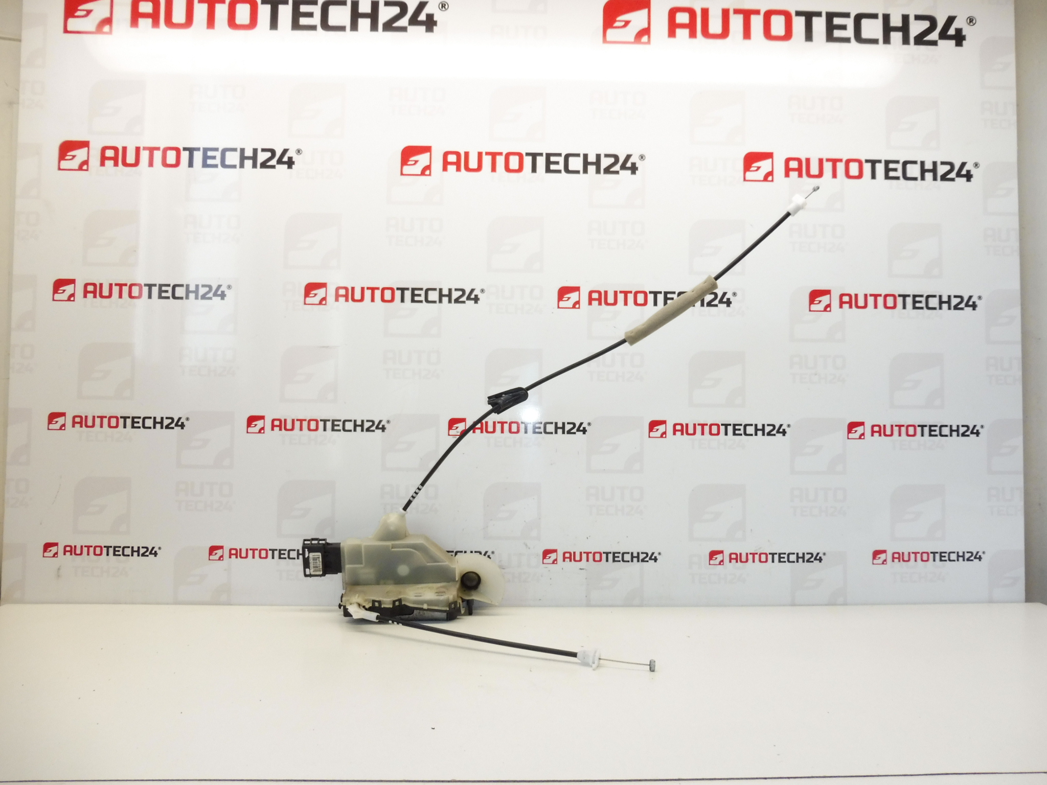 Fechadura porta dianteira esquerda Peugeot 308 A048069 A04944 9800616680