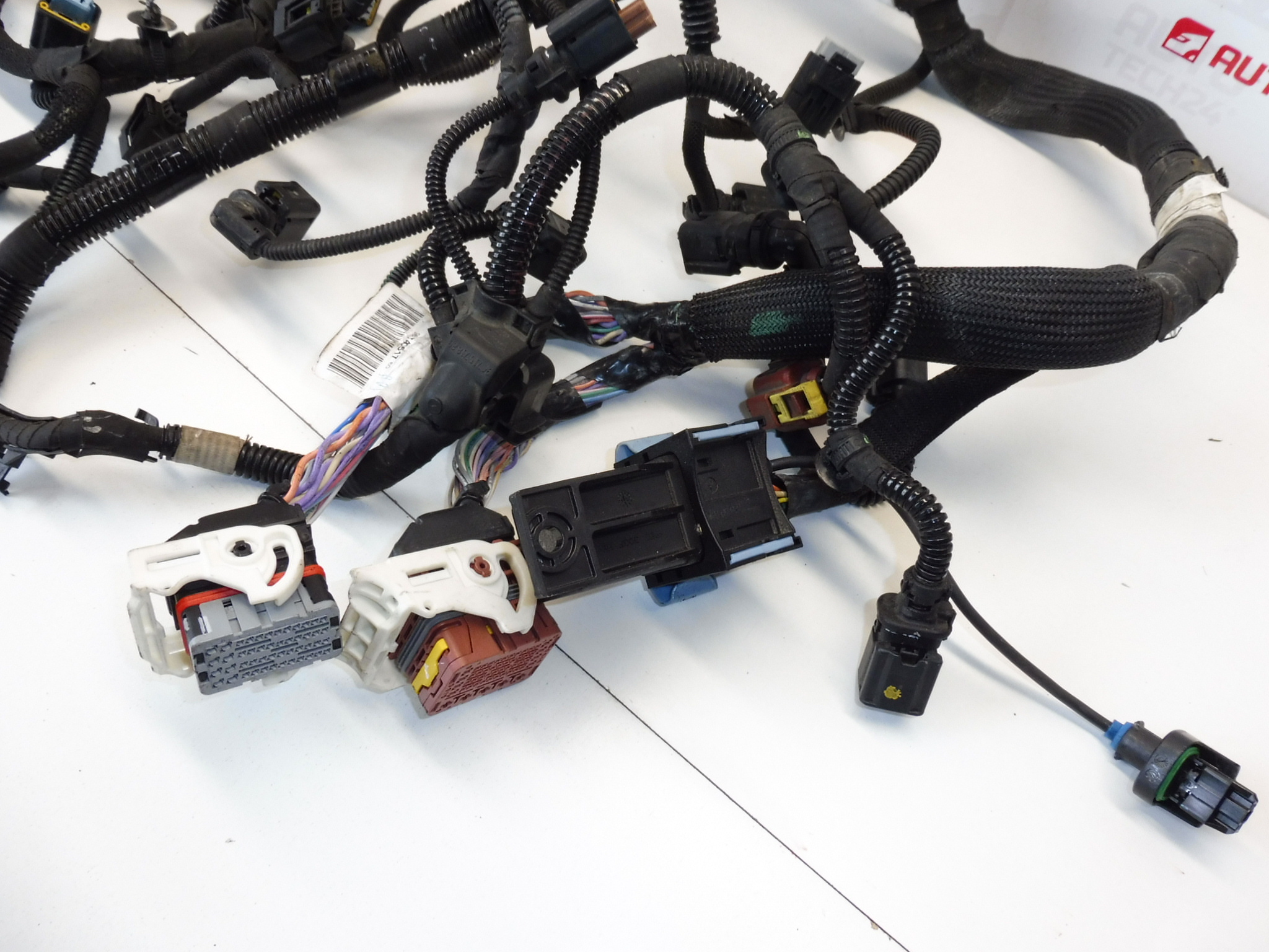 Conjunto do motor principal 1.6 e-HDI Citroën Peugeot 9674051780 6585L0 9678303980