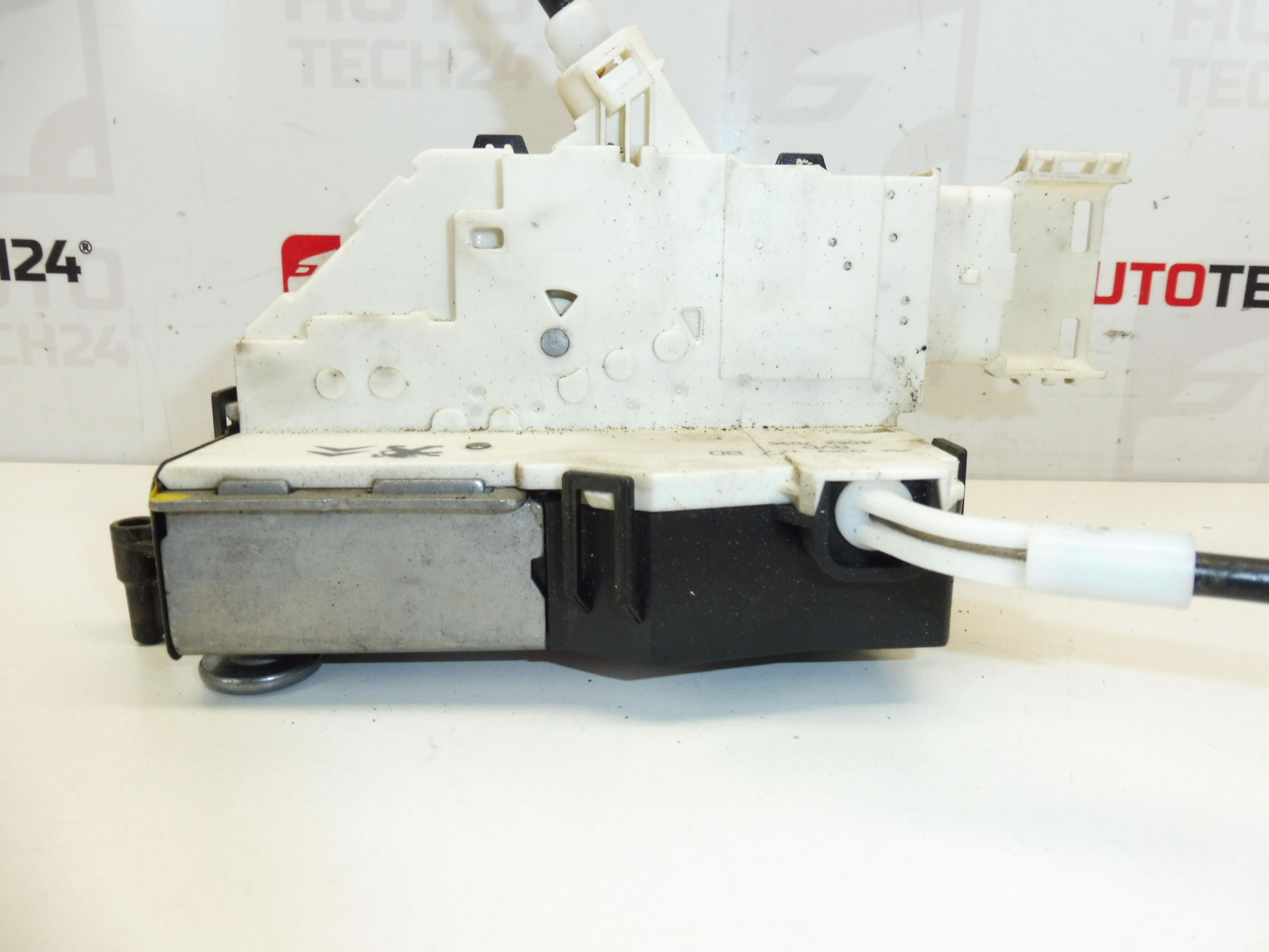 Fechadura porta direita Peugeot 407 9683417780 9136FE