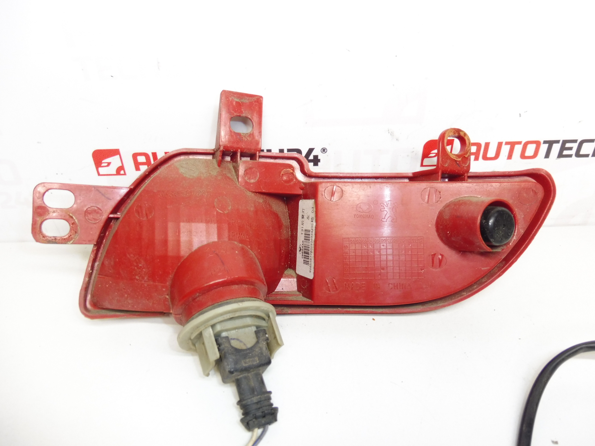 Farol de nevoeiro traseiro esquerdo Peugeot 206+ 9685587780 6350HA