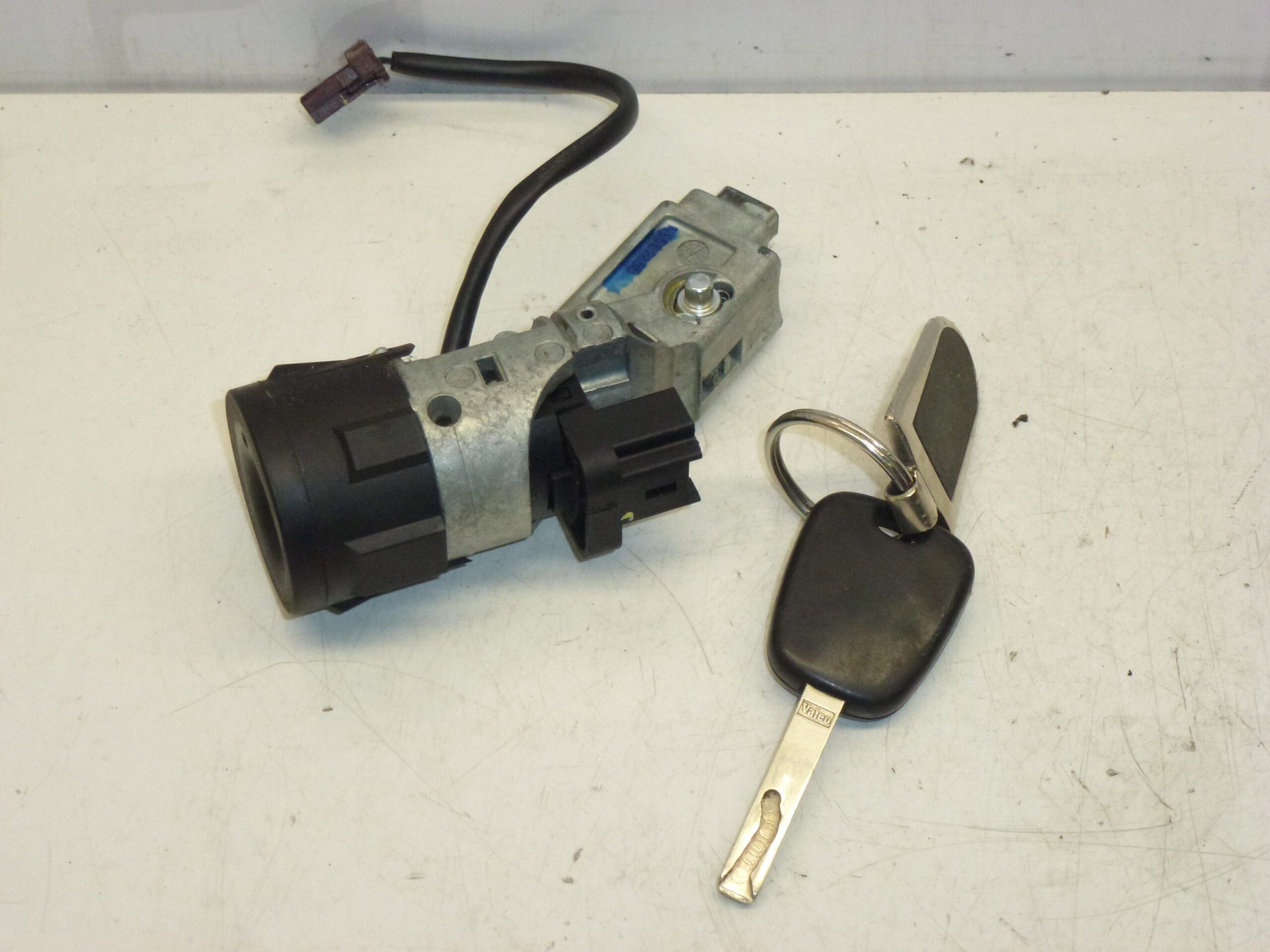 Caixa de interruptores e uma chave Citroën Peugeot 4162EA