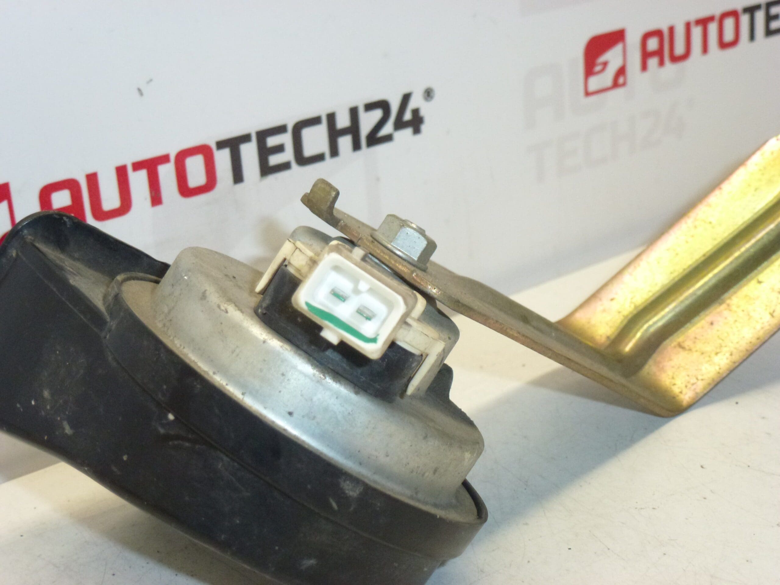 Buzina com suporte Citroën C2 e C3 6236E8