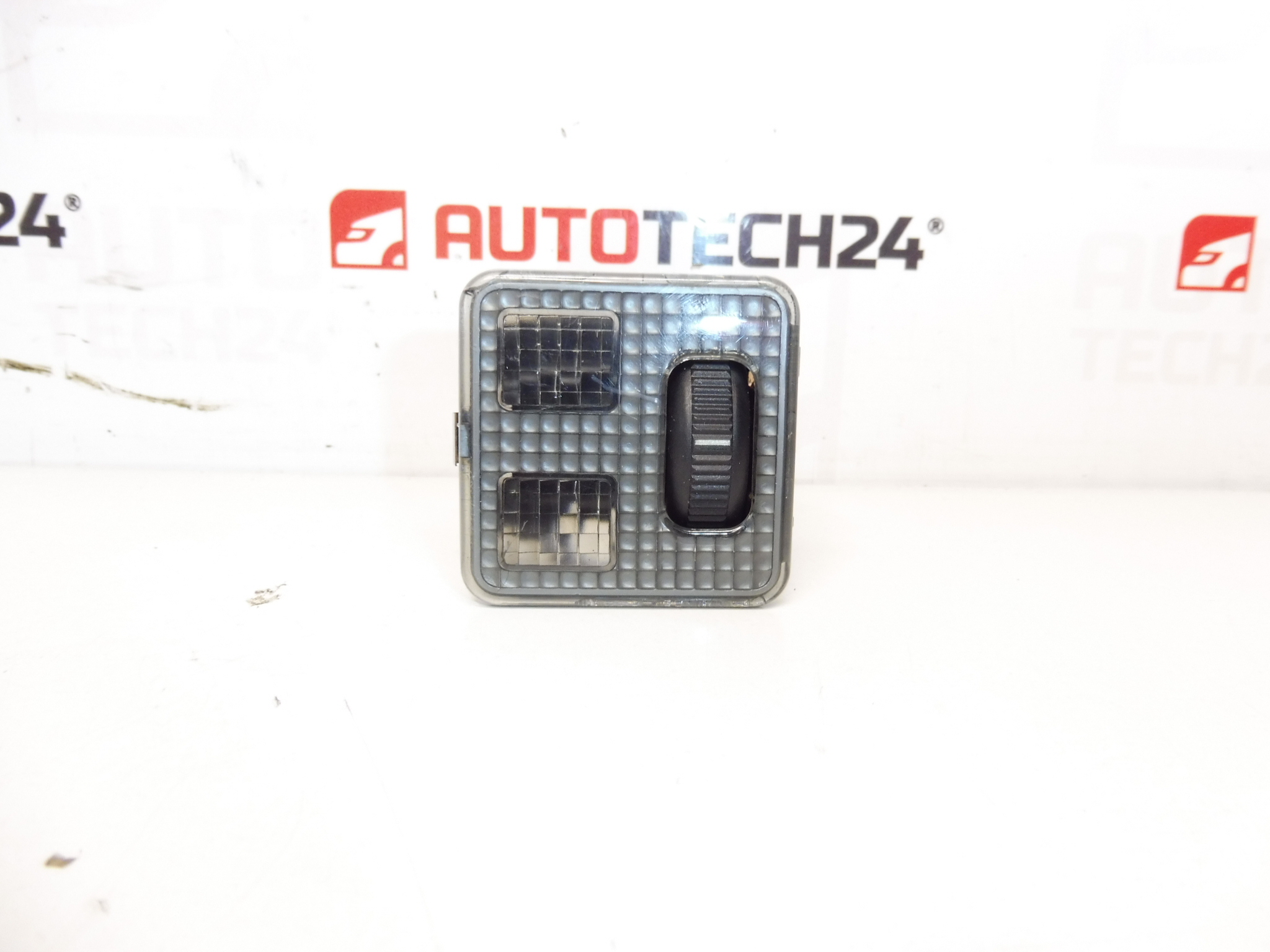 Lâmpada de teto Citroën Peugeot 9607449080 6362J7