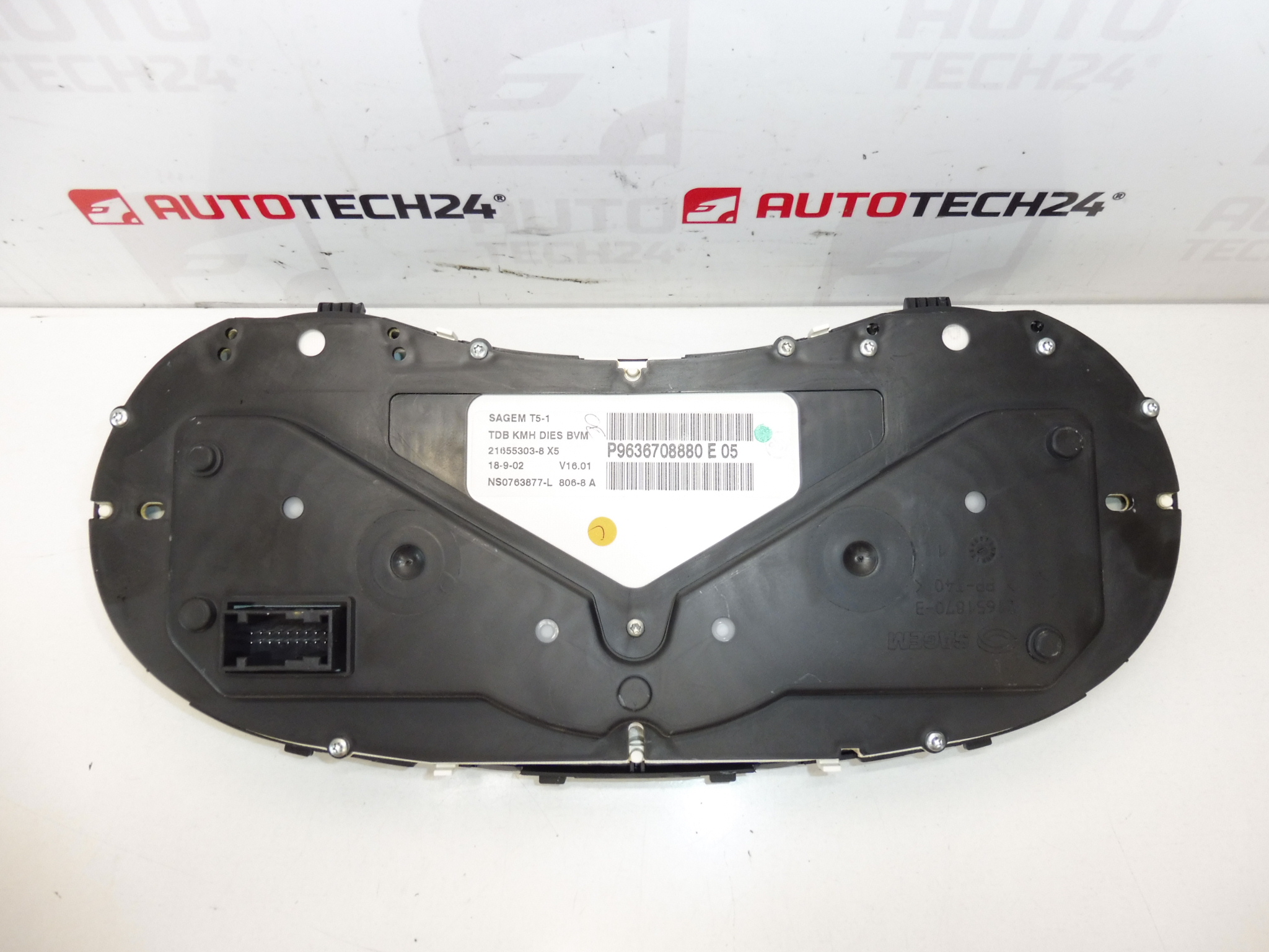 Velocímetro Peugeot 307 quilometragem 330000 km 9636708880 6104R2