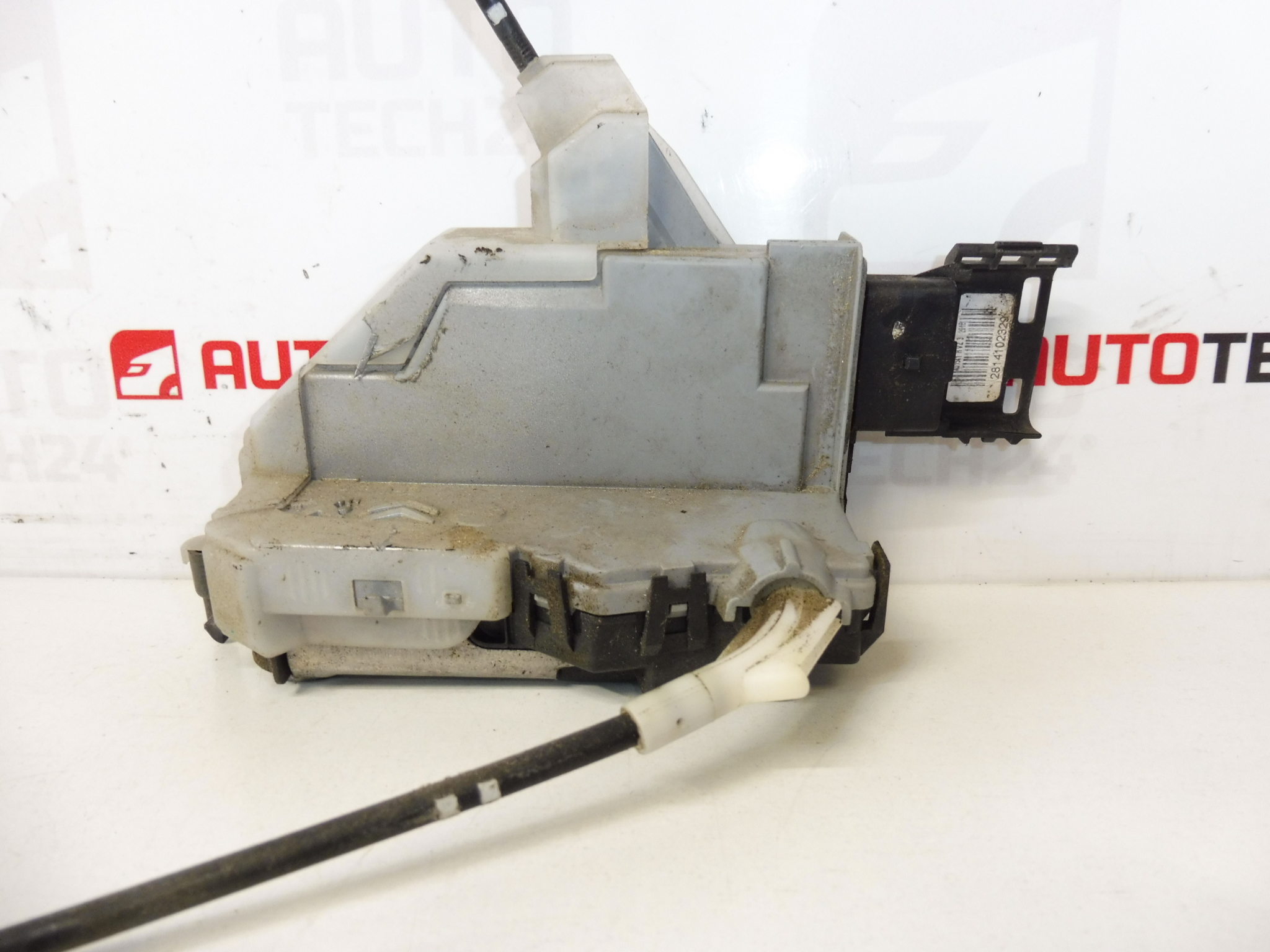 Motorista de fechadura da porta traseira direita Peugeot 5008 9800624180 9138AC