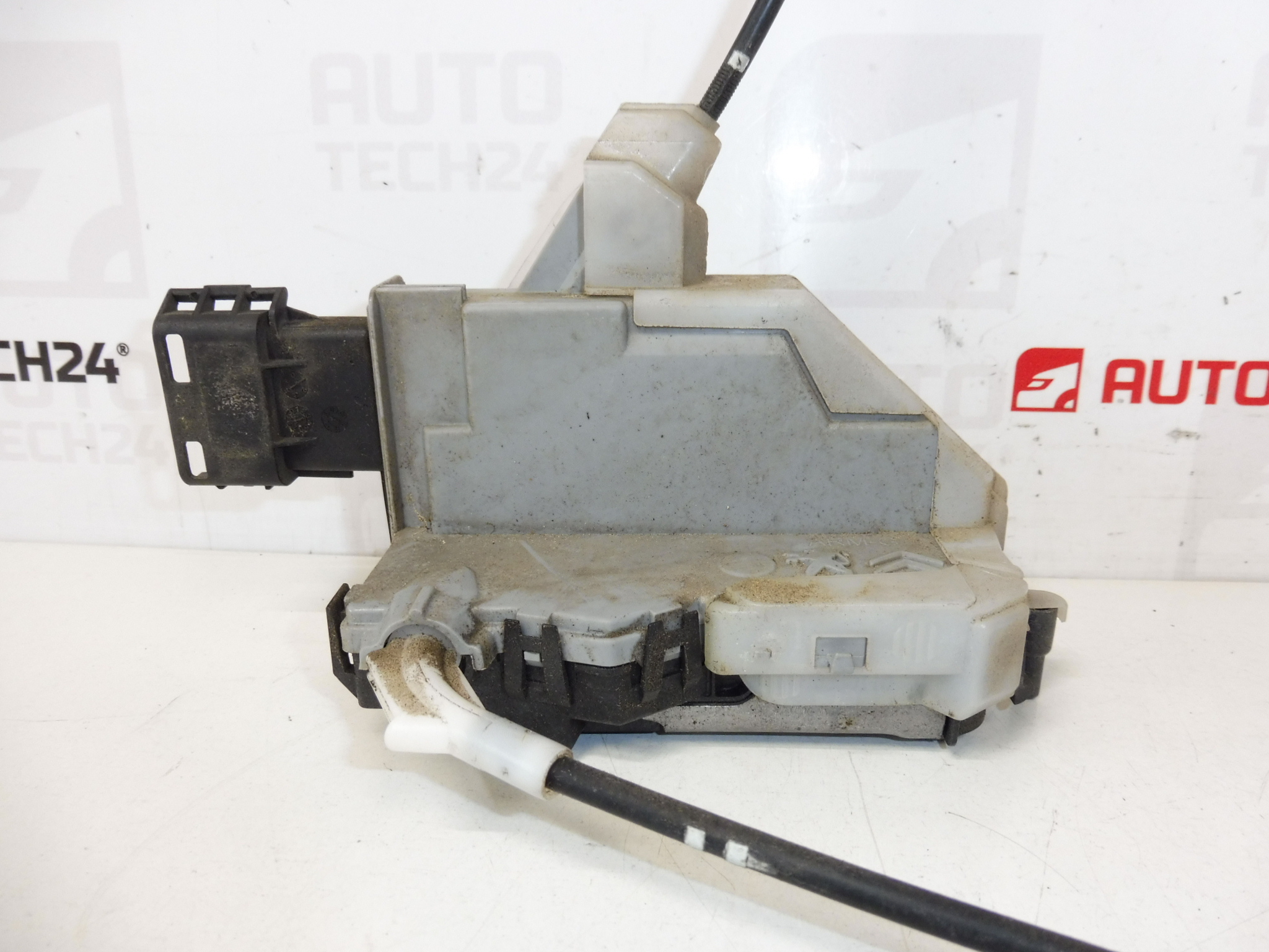 Motorista de fechadura da porta traseira esquerda Peugeot 5008 9800624280 9137V7