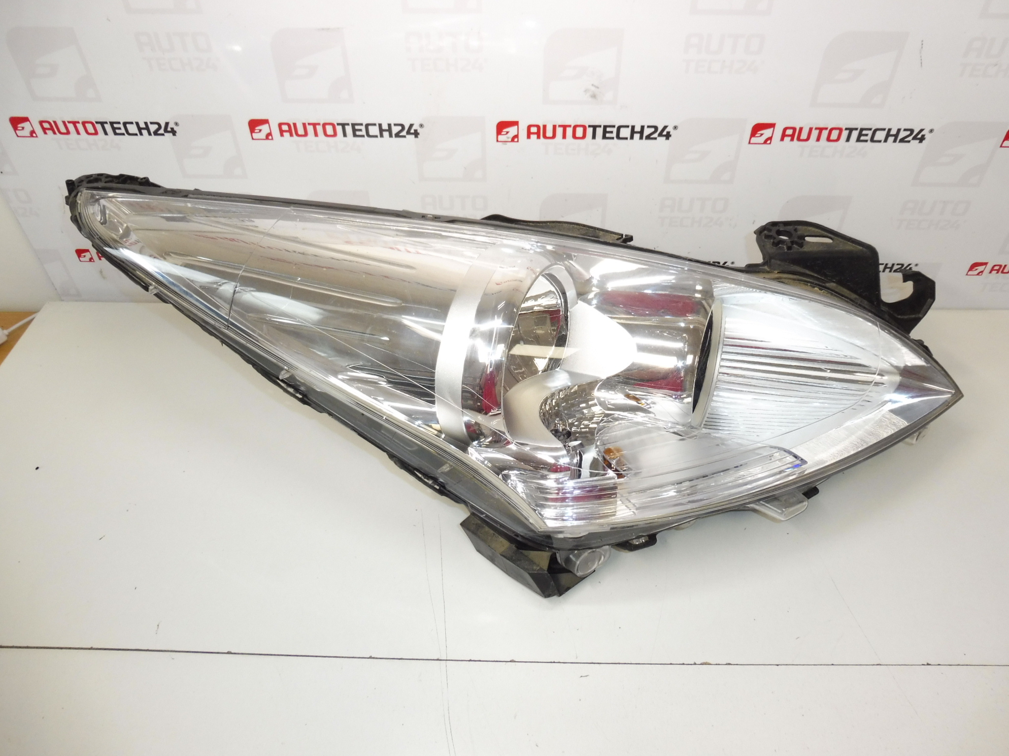 Farol dianteiro direito completo Valeo Peugeot 3008 5008 89903339 6206N9