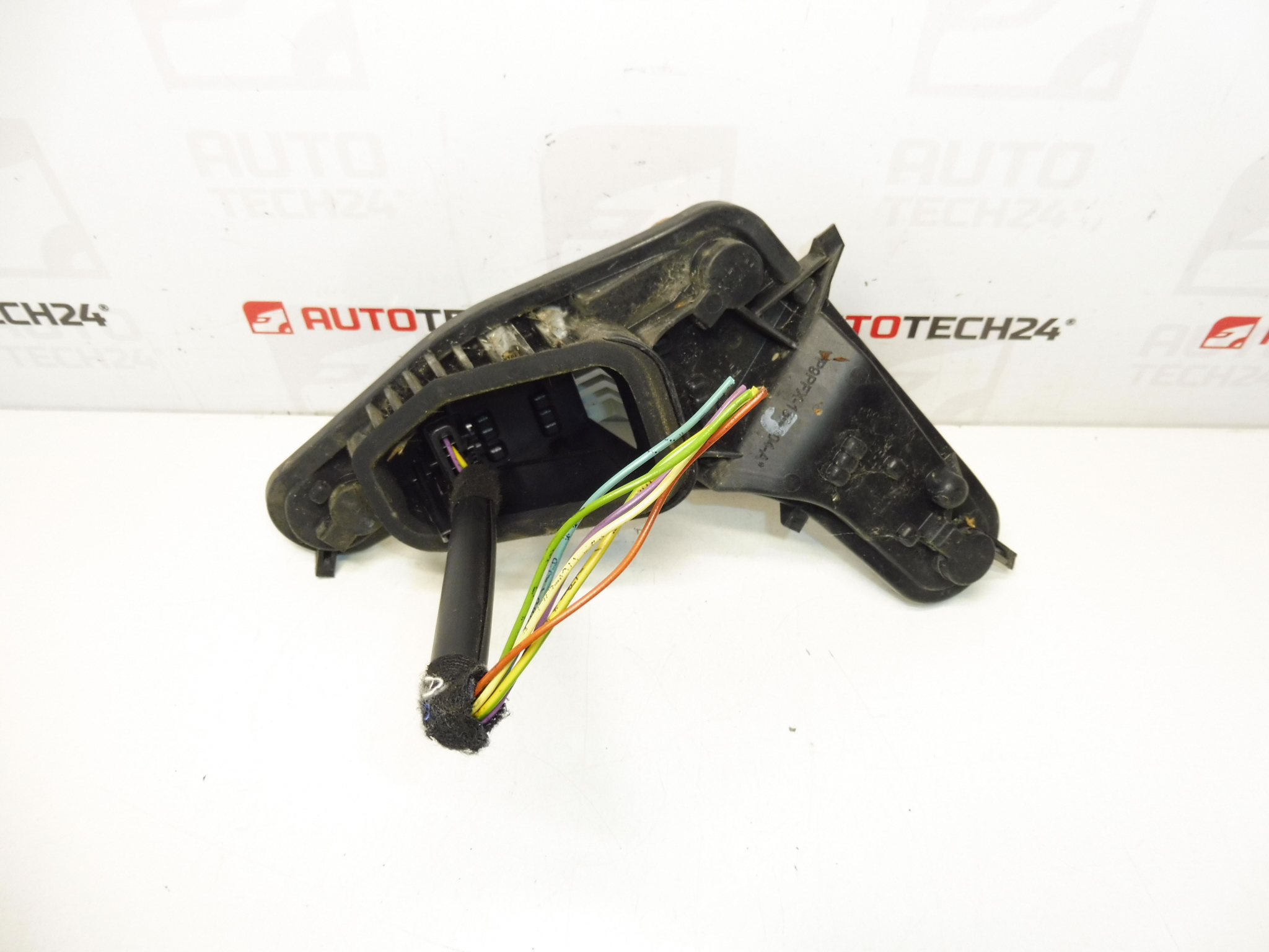 Soquete da lâmpada traseira direita Peugeot 207 9686565980 6351HQ