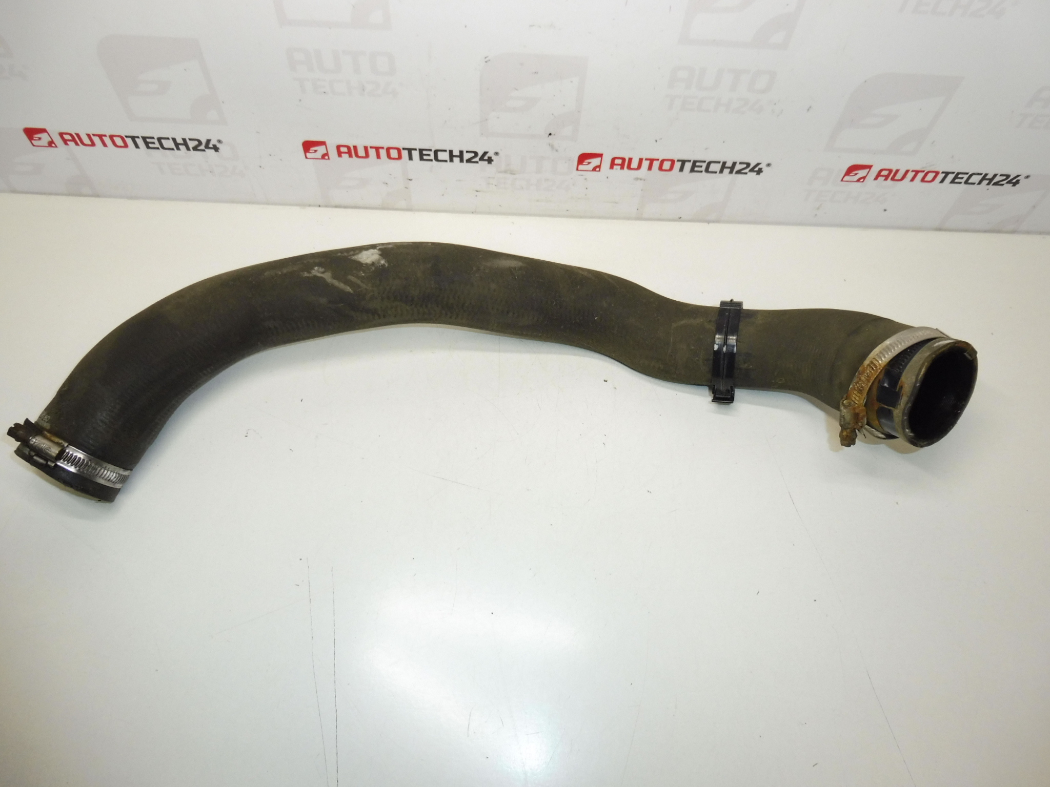 Conexão de ar 1.5 HDI Citroën Peugeot 9820100680