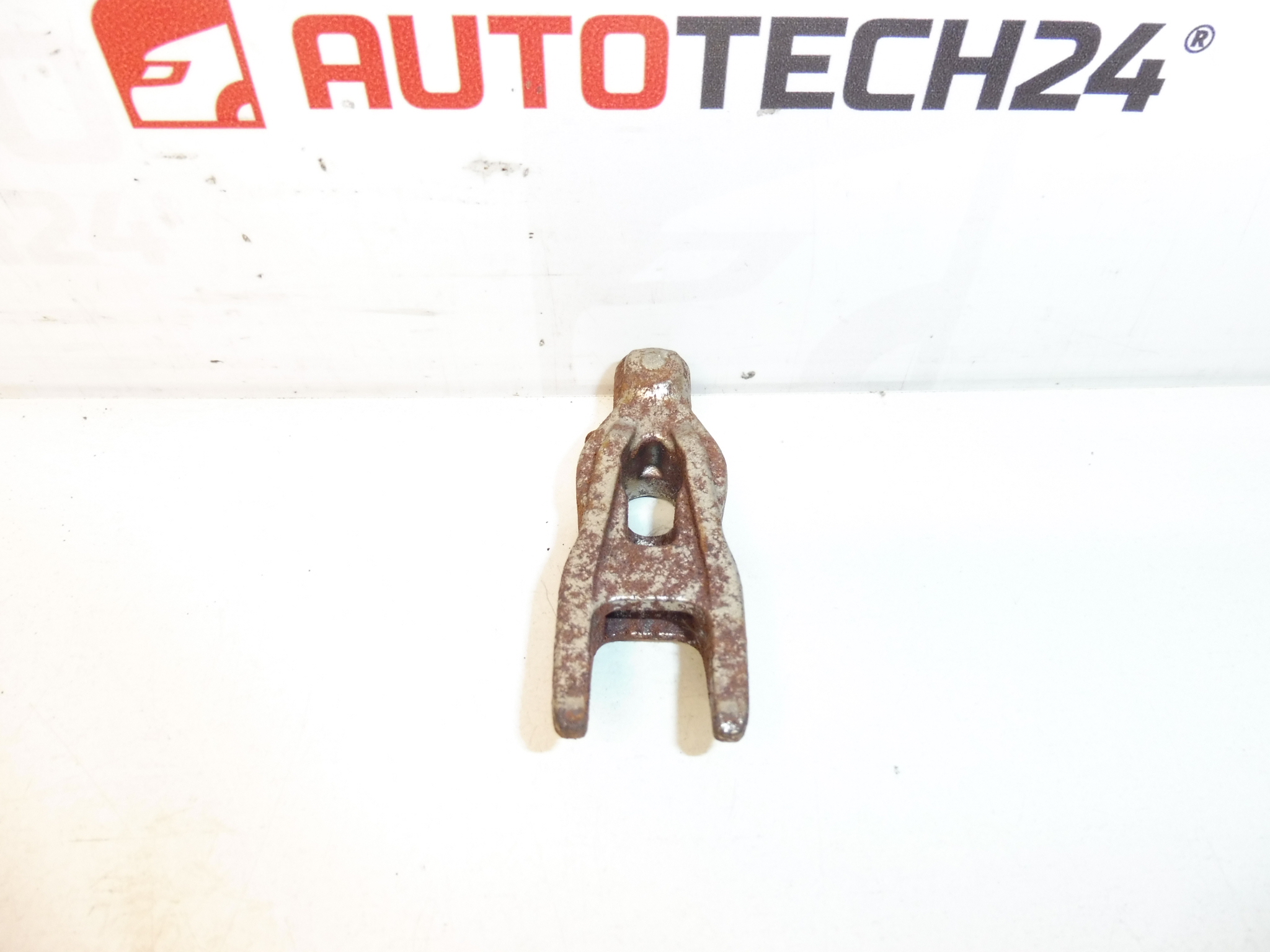 Garfo de fixação porta injetor Bosch 1.5 HDI 9811760780