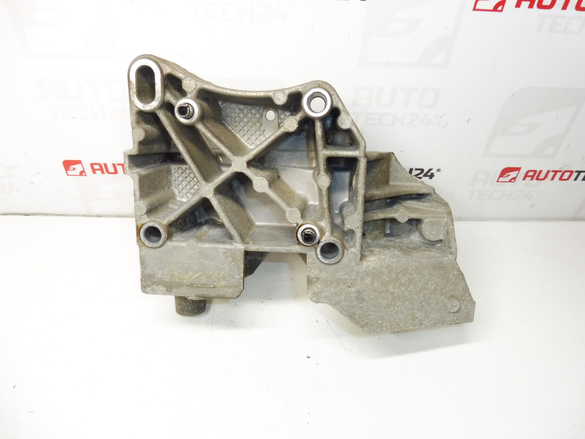 Suporte alternador Citroën Peugeot 5706J2