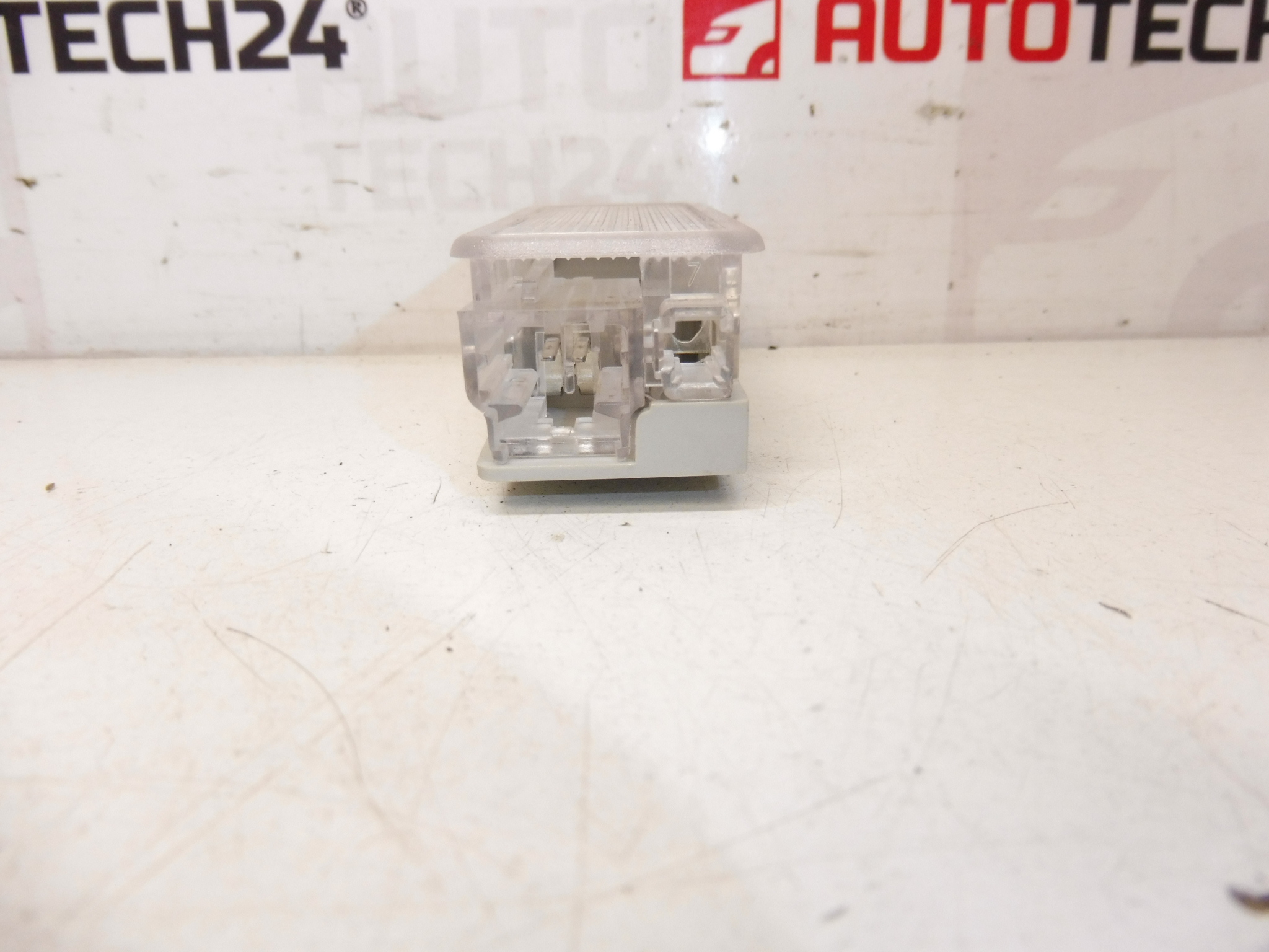 Lâmpada de teto frontal Citroën Peugeot 6362N6