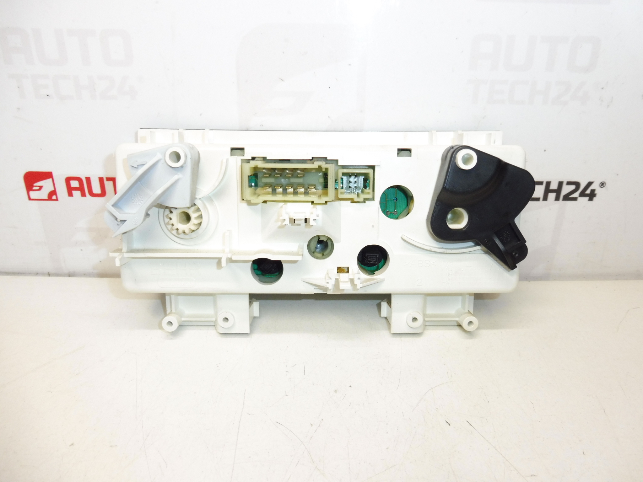 Controle de ar condicionado Behr B5RF Citroën C4 B9642 6451VK