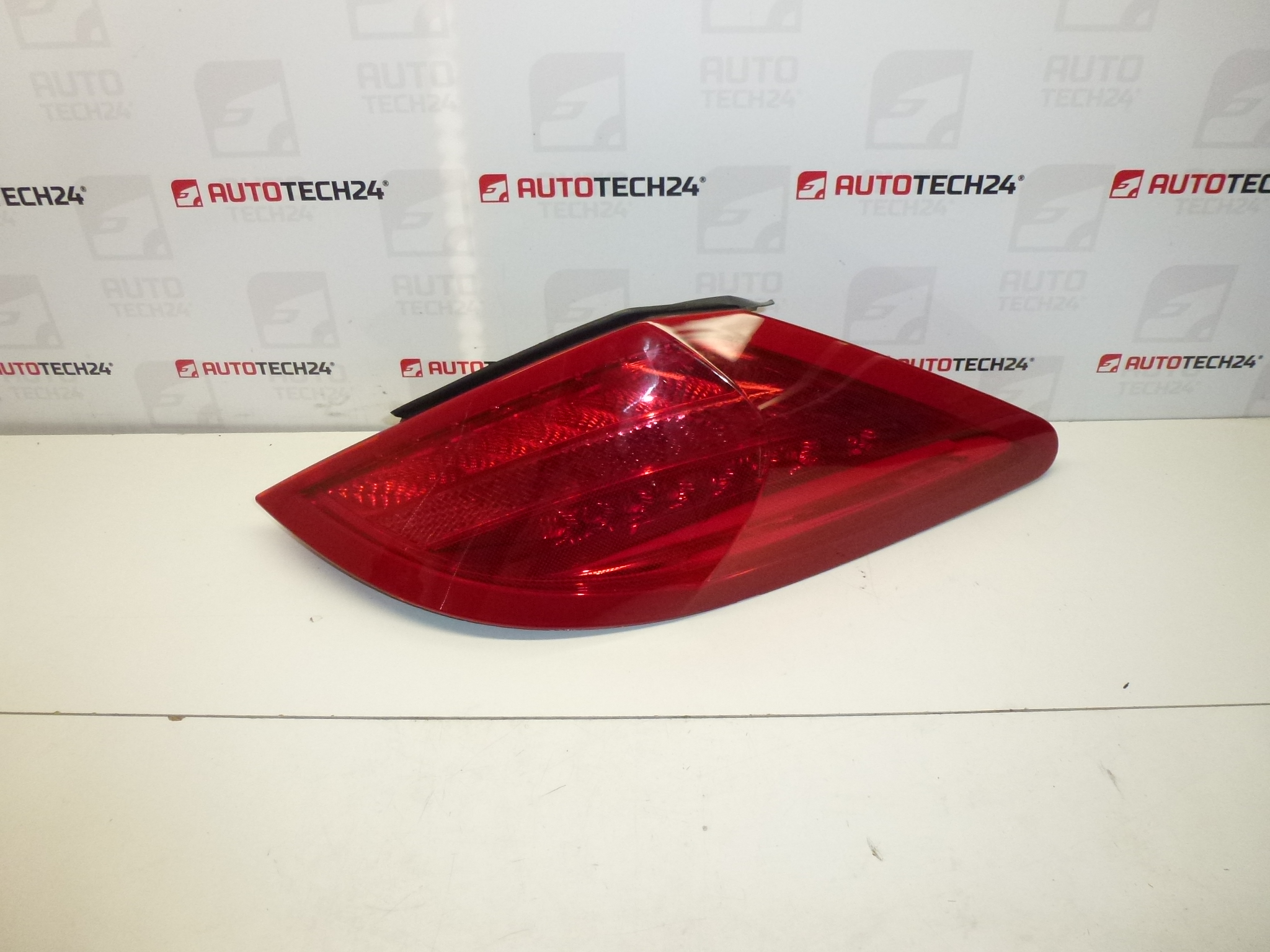 Luz traseira direita Peugeot 308 CC 6351GG