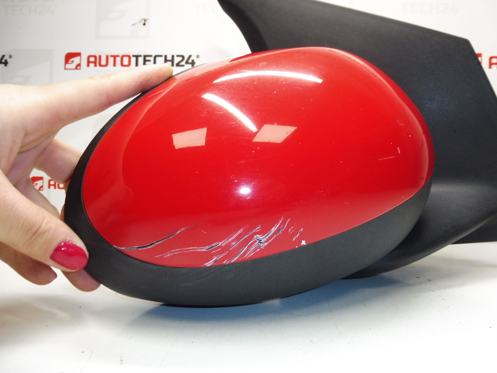 Retrovisor direito vermelho Citroën C1 Peugeot 107 87910-0H010 87910-0H011