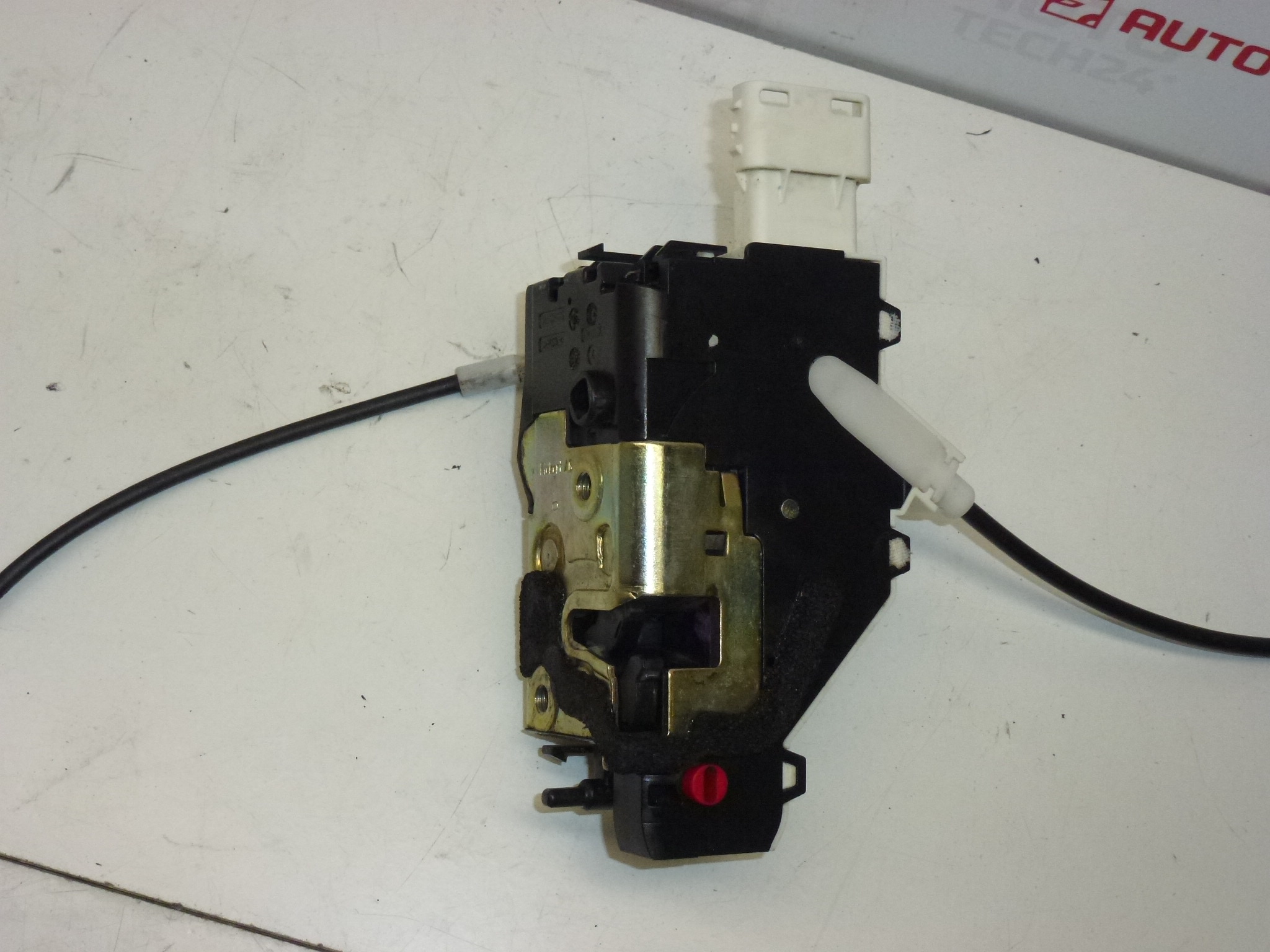 Fechadura da porta traseira direita Peugeot 407 9681337280 9138N7