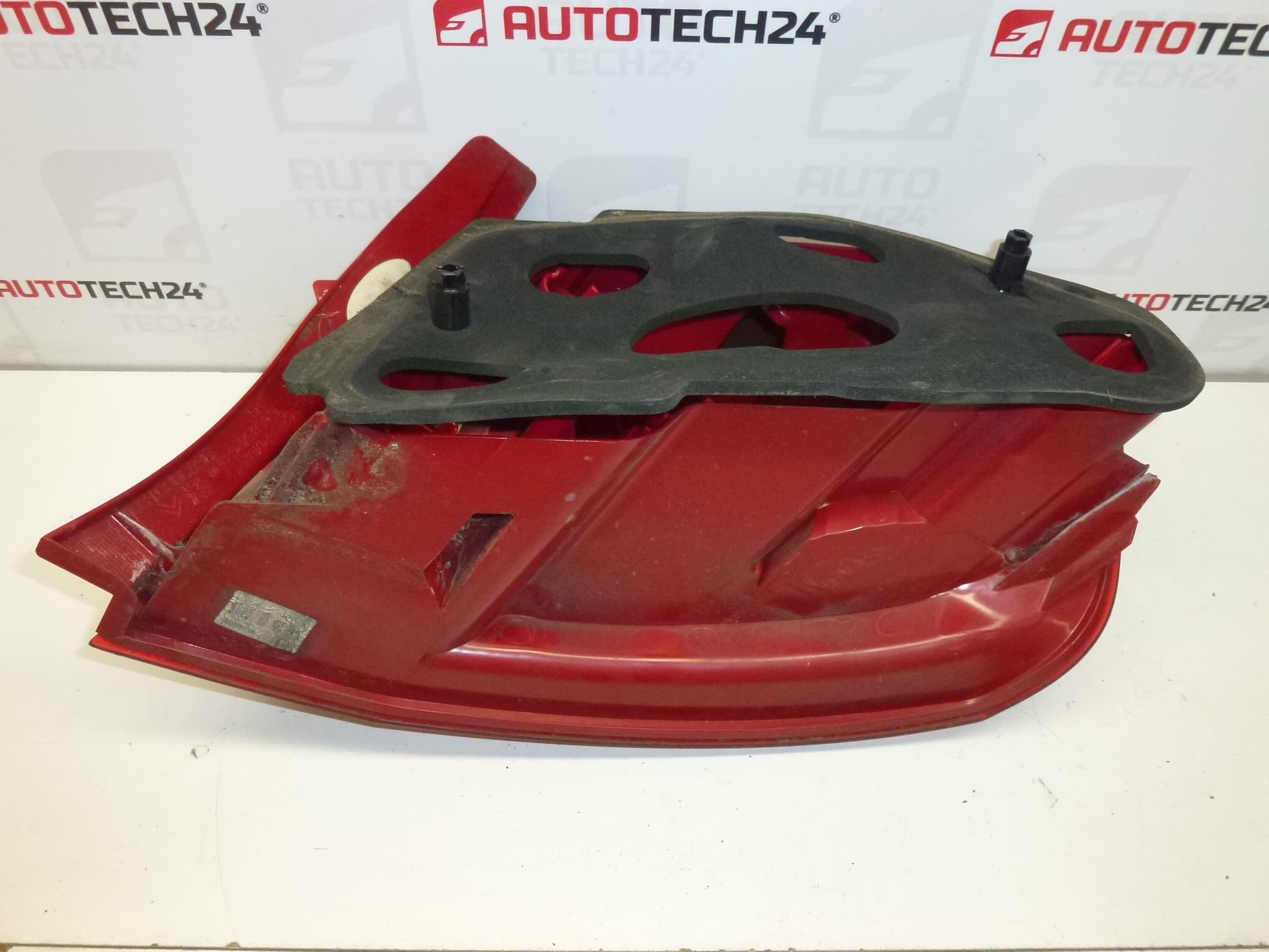 Lâmpada traseira esquerda Peugeot 407 sedan 6350HP