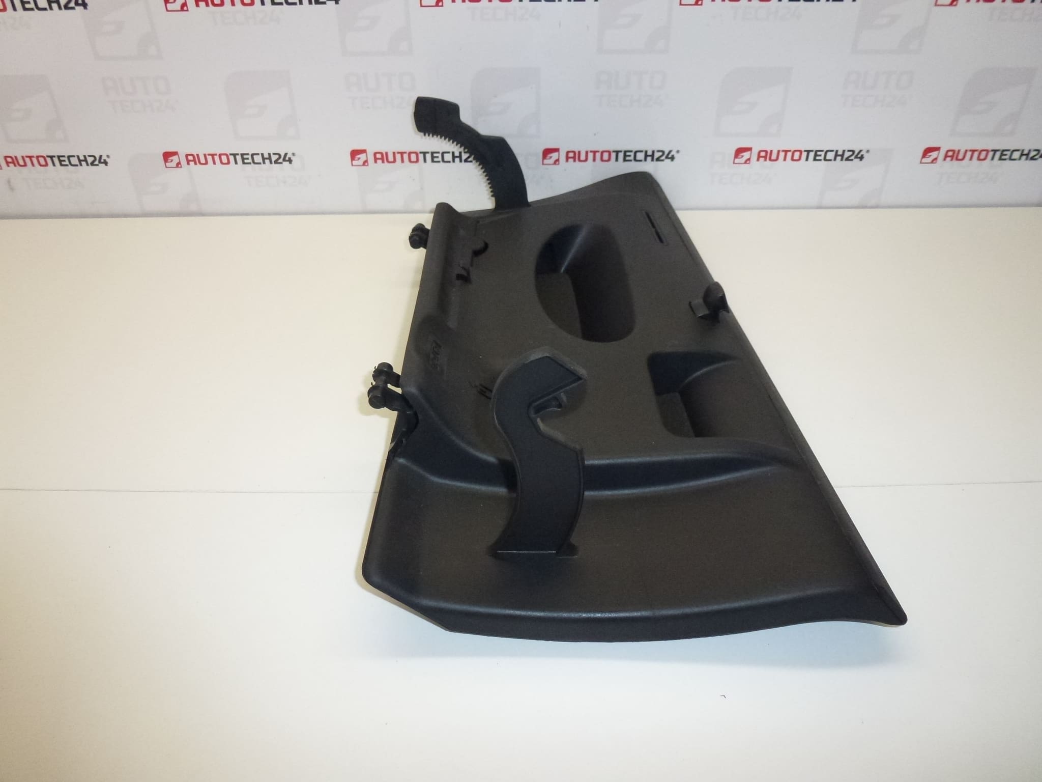 Porta-luvas Citroën C4 8218N1