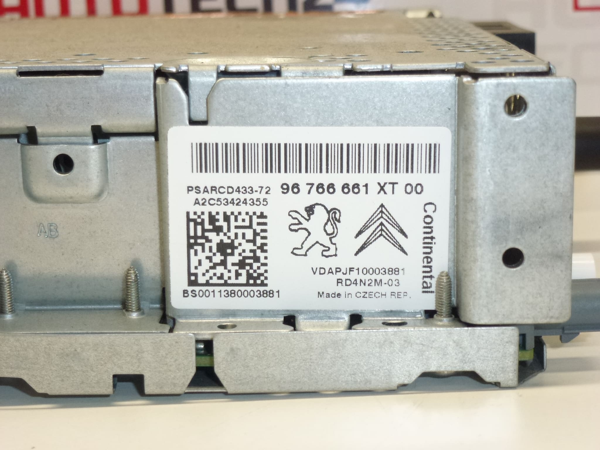 Auto-rádio Citroën Peugeot RT3-B5-N3 96766661XT 16077577XT