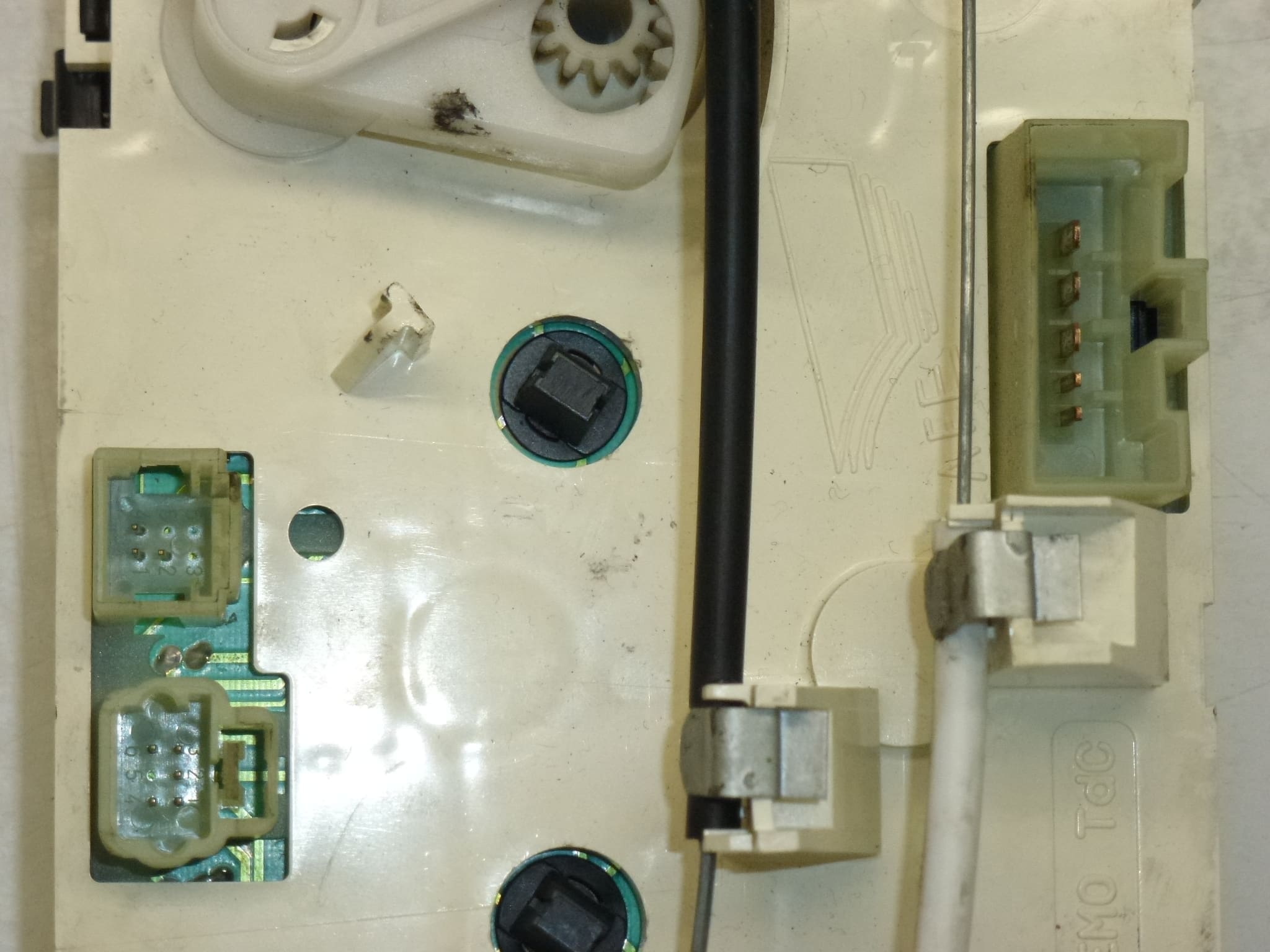 O controlador de aquecimento e ar condicionado Peugeot 307 593240000 T5RFESS 6451JS - Image 2