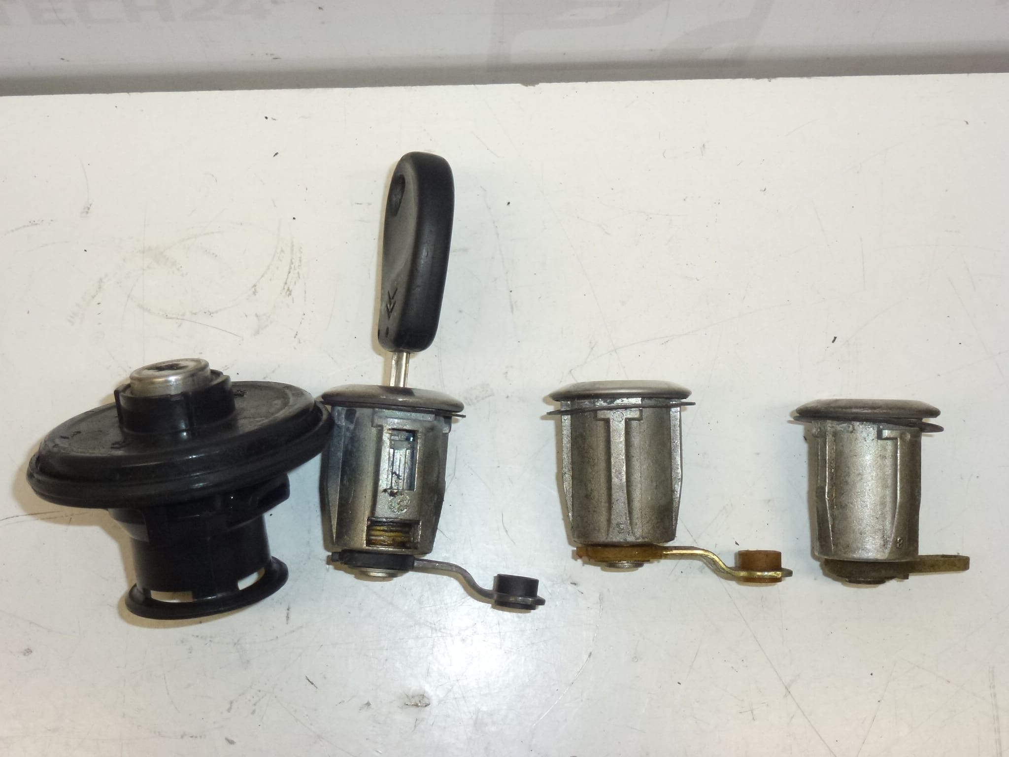 Conjunto de Chaves e Fechaduras Citroën Berlingo II 4162CF - Image 2