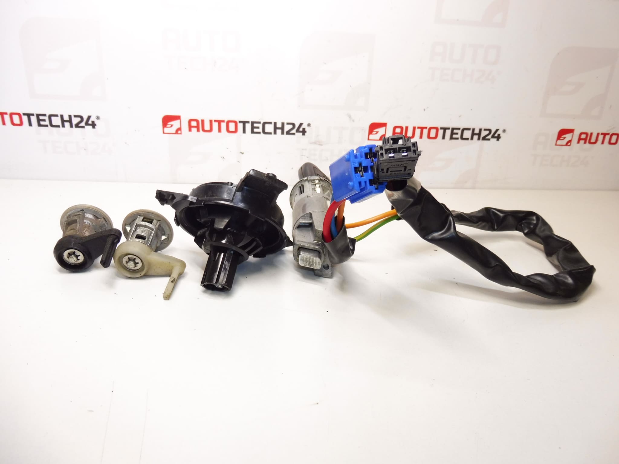 Conjunto de fechaduras para Peugeot 206/206+ com 1 chave 4162NR 4162EZ - Image 2