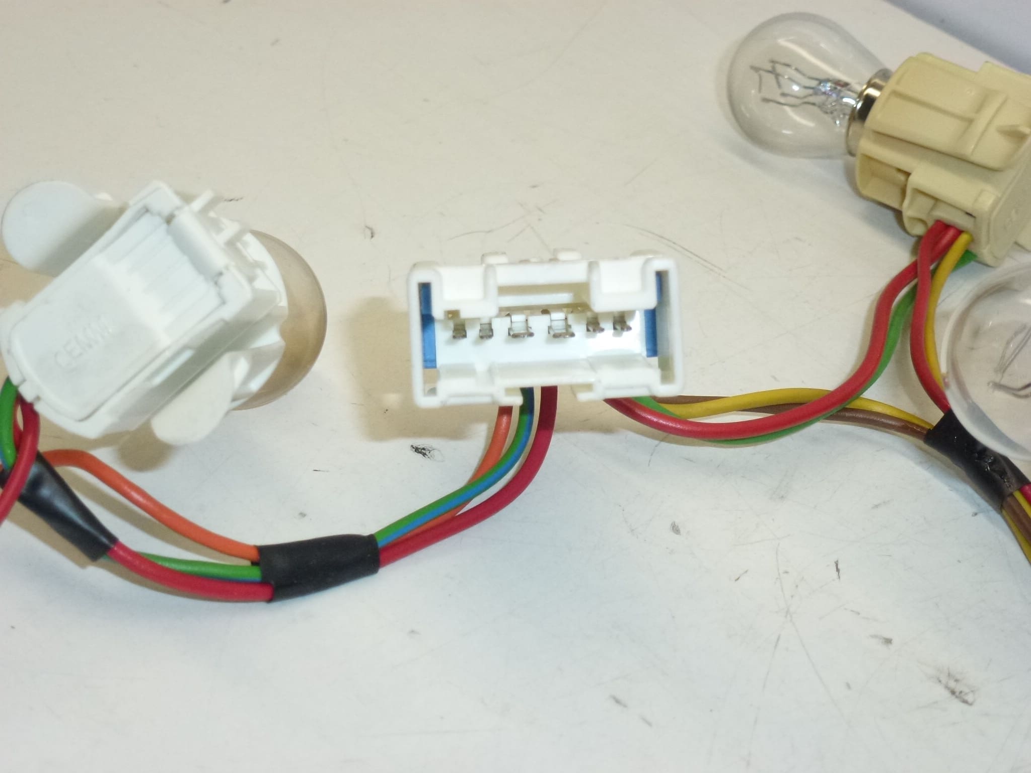 Fiação da Lâmpada Traseira Esquerda Peugeot 407 Sedan 6350HP - Image 2