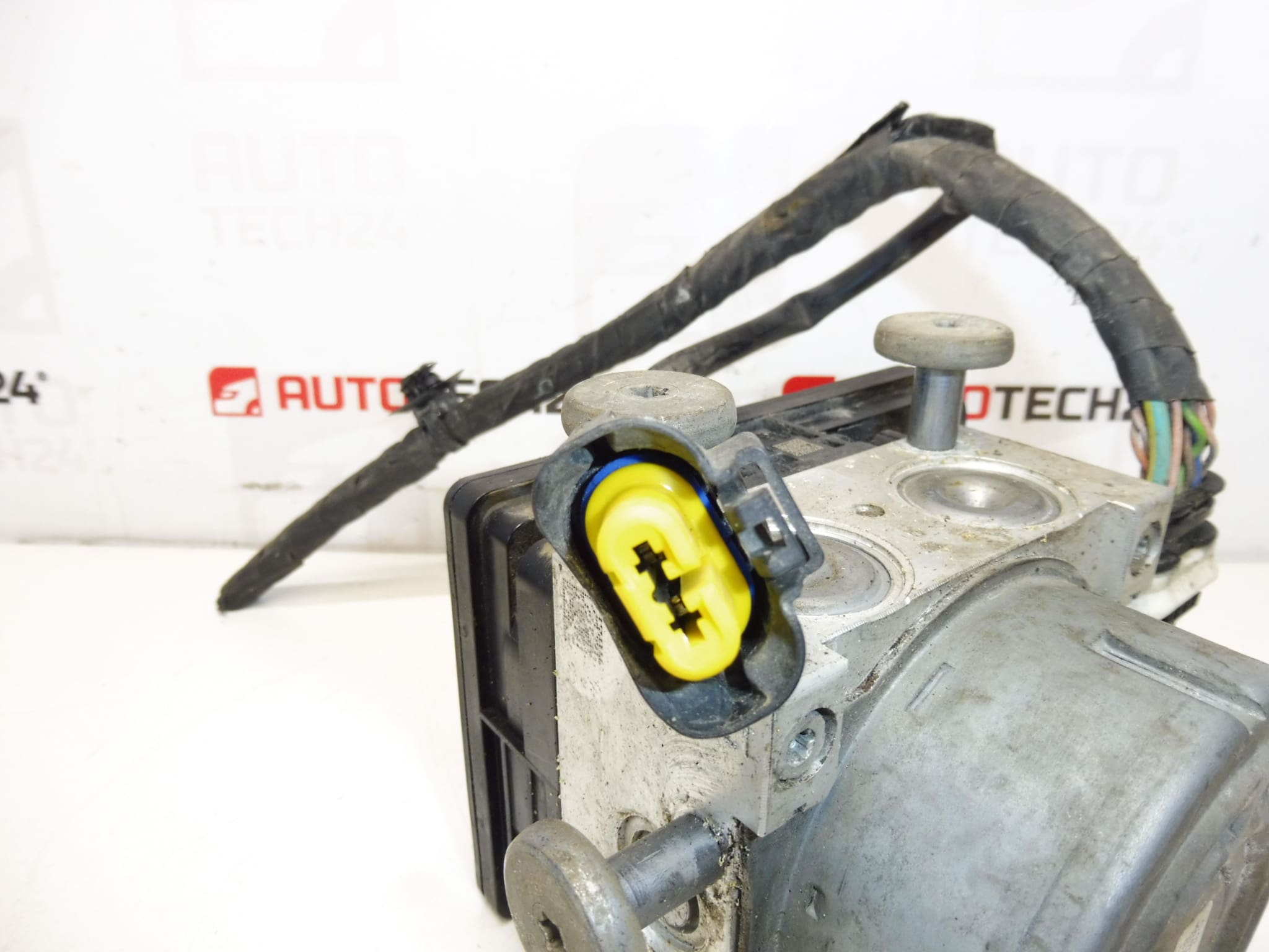 Unidade de controlo ECU ABS/ESP para Citroën e Peugeot 9817031680 10.0915-3947.3 1682592280 - Image 2