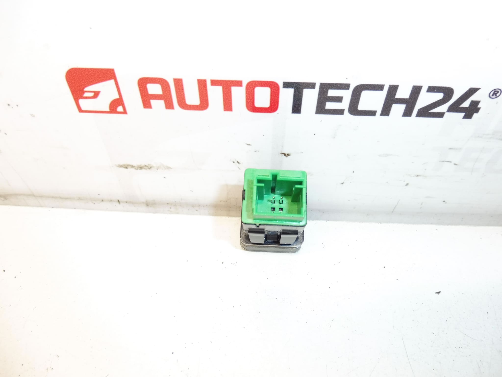 Controlador ESP Citroën C-Elysée Peugeot 301 96773042ZD - Image 2