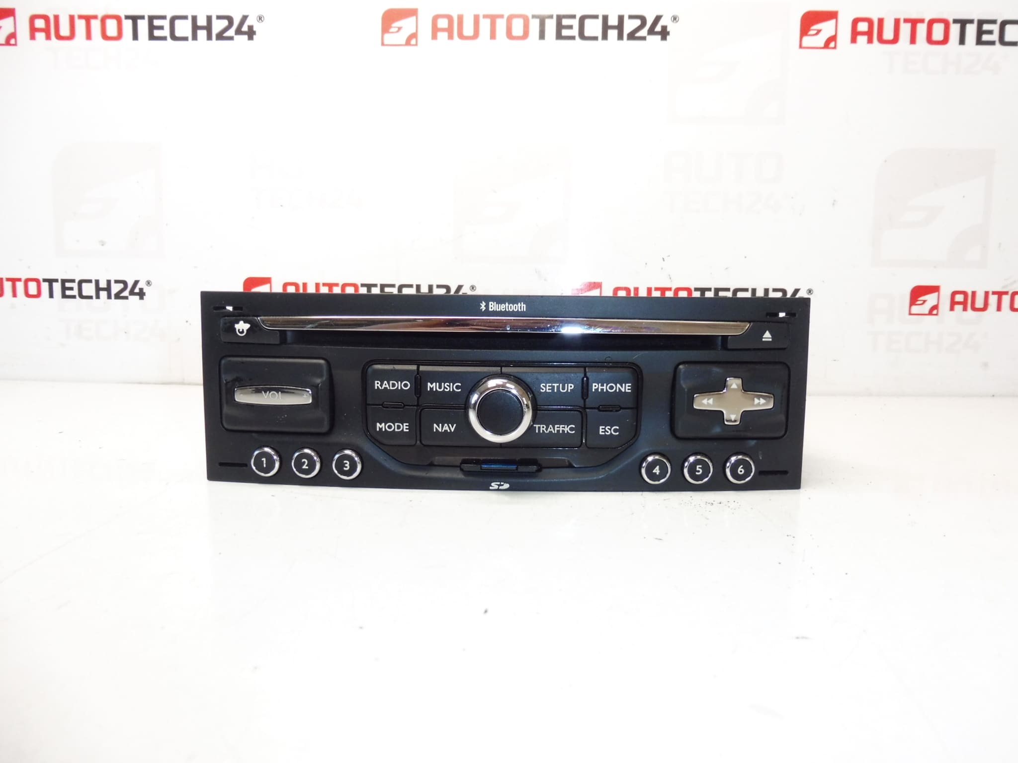 Rádio do carro Harman Becker RNEG 96661984D 1617331780