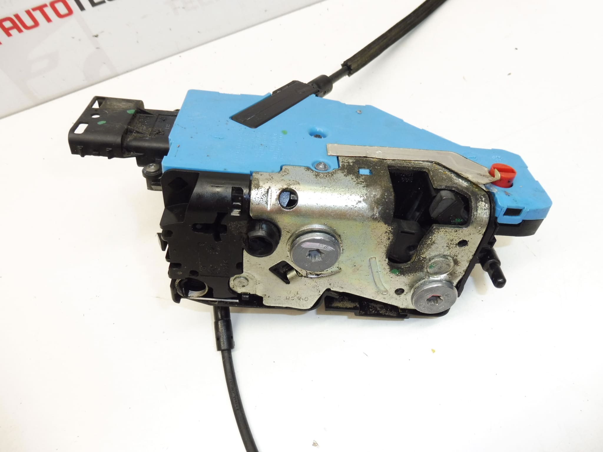 Fechadura da porta traseira direita usada para Peugeot 207, ref. 24097816 / 24095816 - Image 2