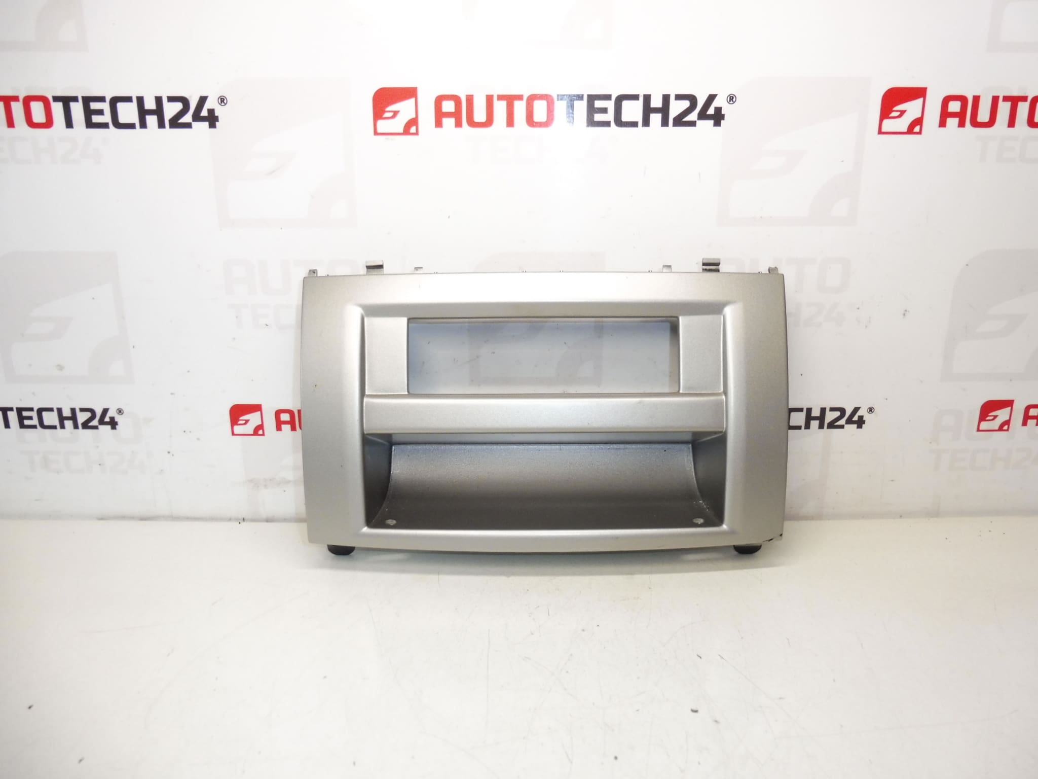 Bezel da tela do rádio Peugeot 407 9657788777