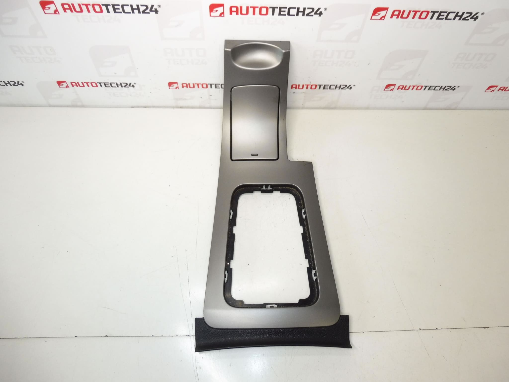 Painel central do painel Peugeot 407 9646824577 7589a5