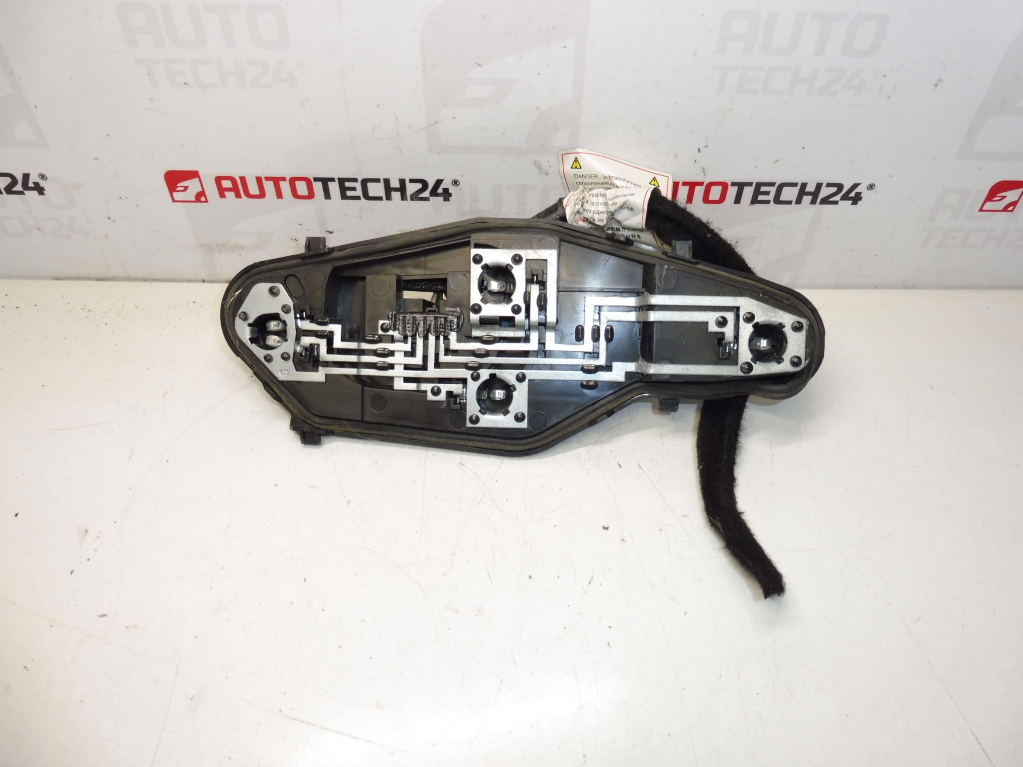Partema do parafuso de luz de luz esquerda Peugeot Citroën 9677205580