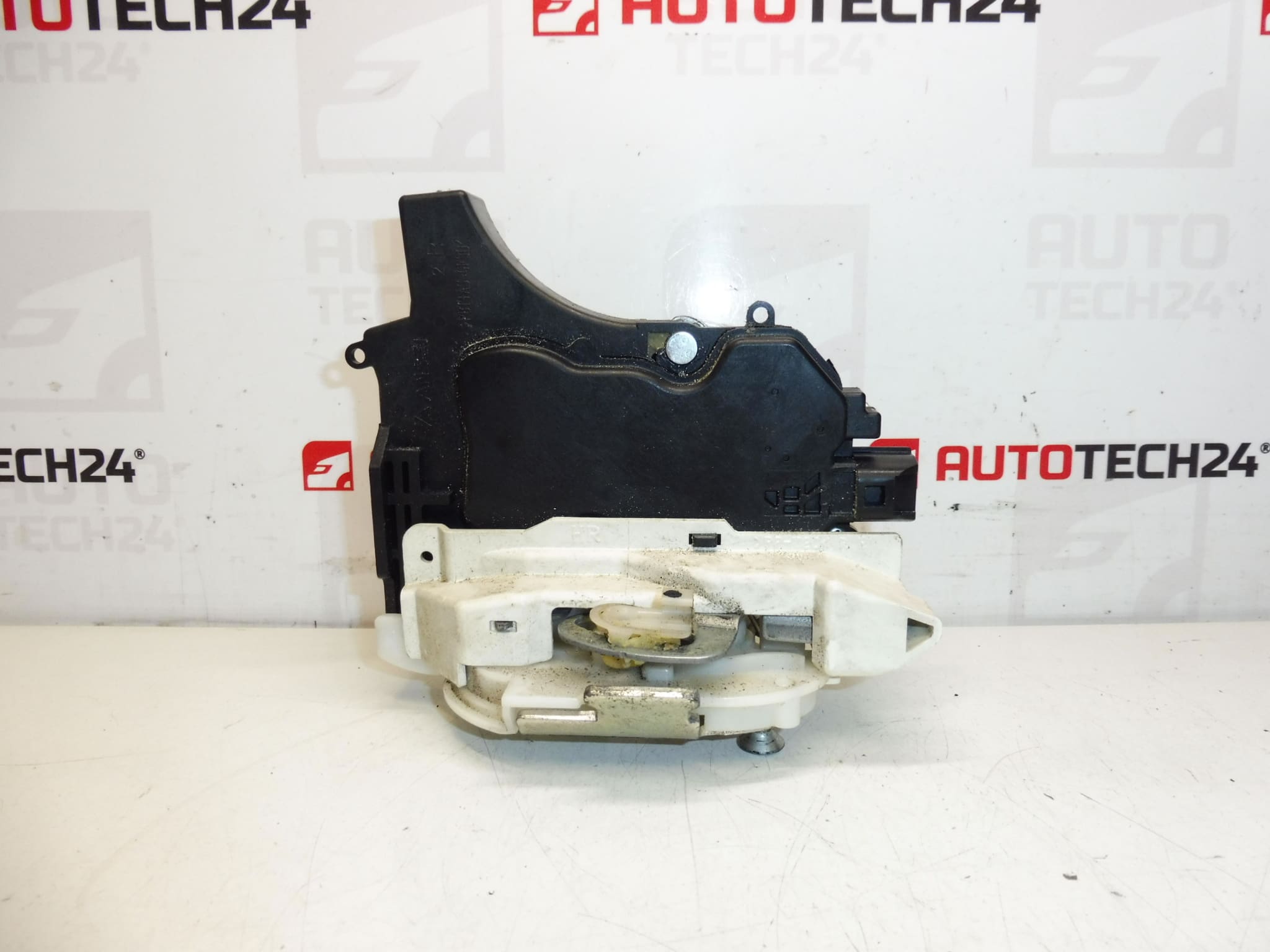 Citroën C-Crosser Peugeot 4007 9138Q6 Lock da porta traseira