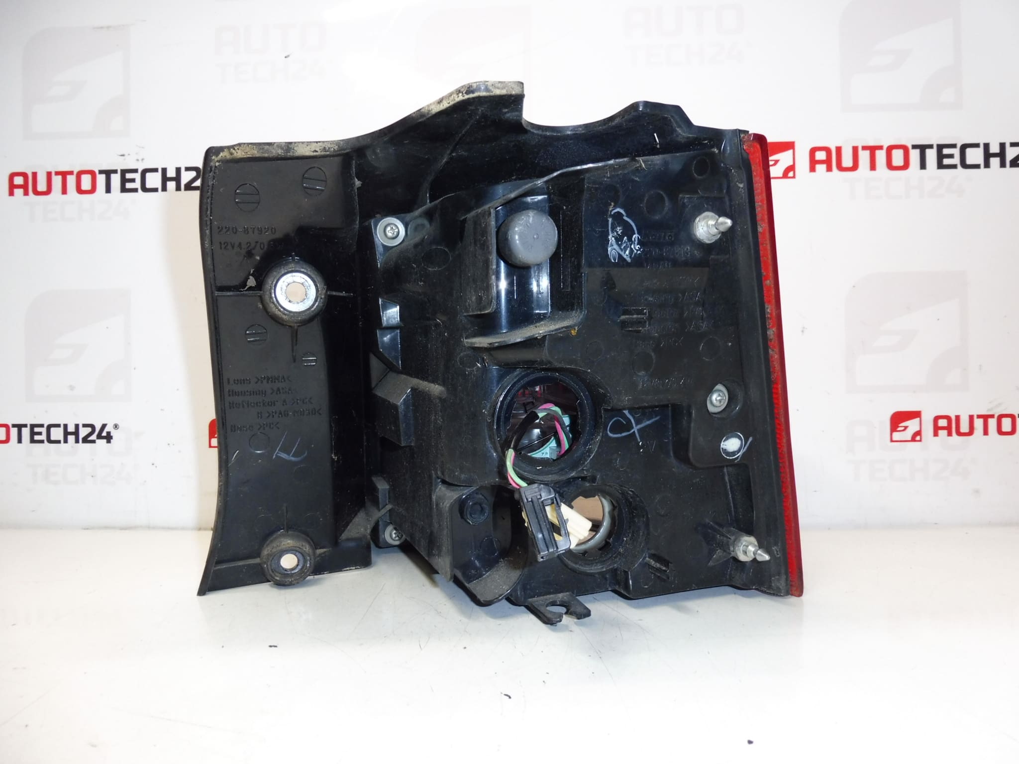 Lâmpada traseira esquerda para Citroën C-Crosser 6350EH - Image 2