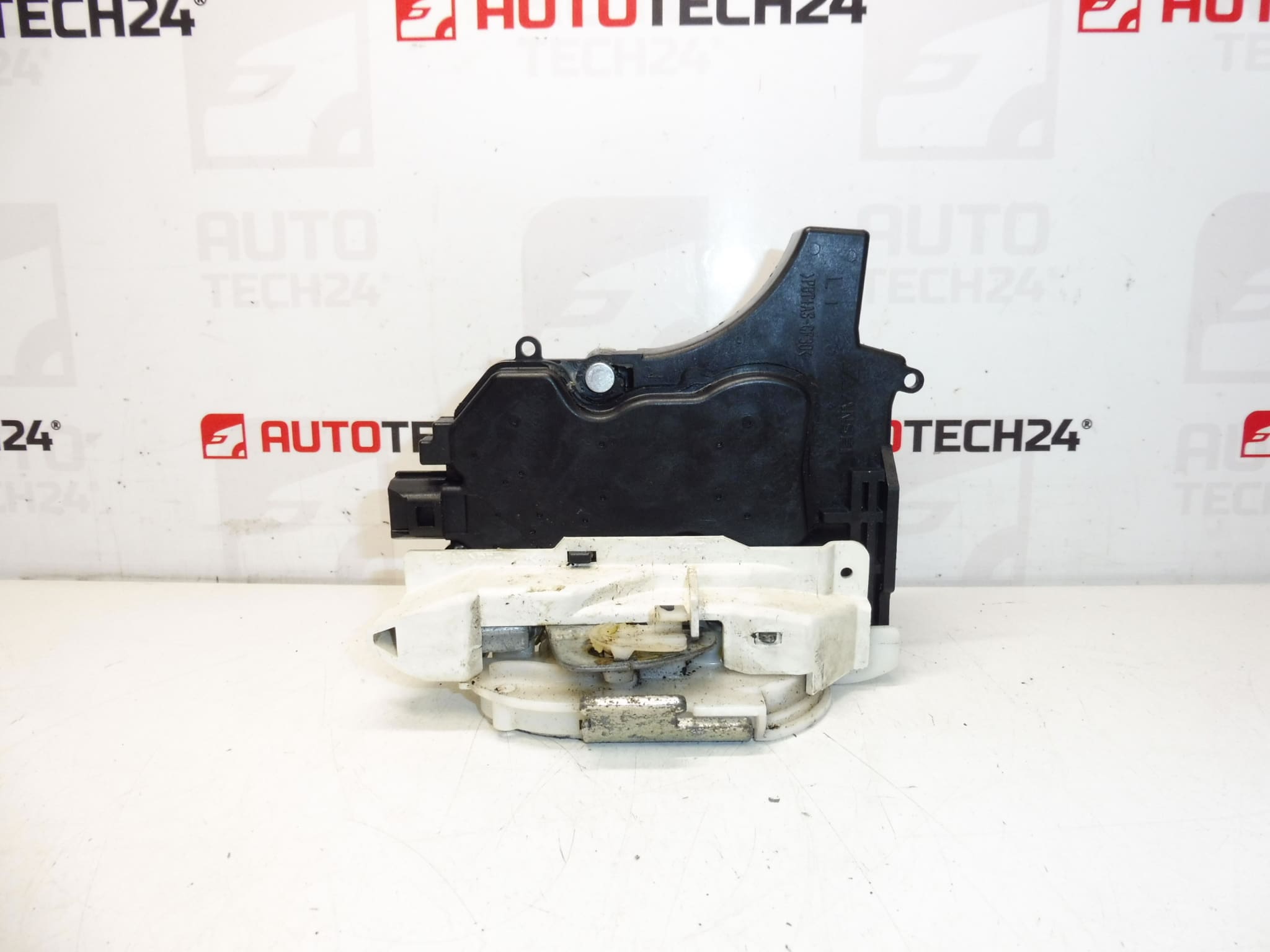 Trava da porta da frente esquerda Citroën C-Crosser Peugeot 4007 9135cc