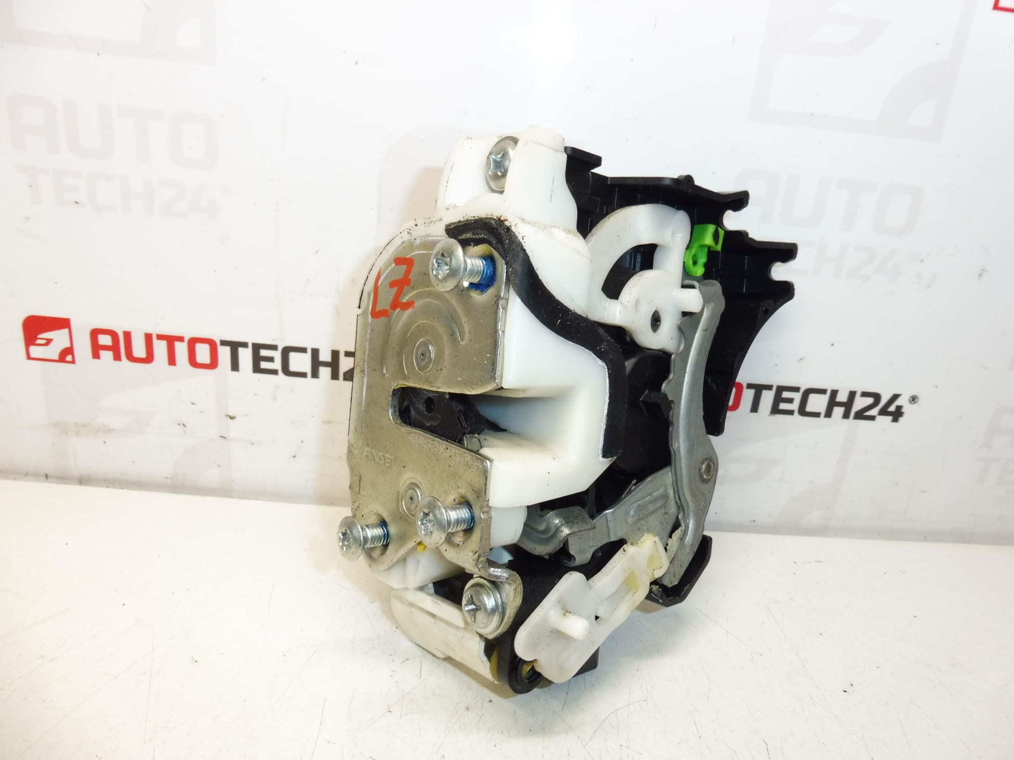 Fechadura da porta traseira esquerda Citroën C-Crosser / Peugeot 4007 9137N0 - Image 2